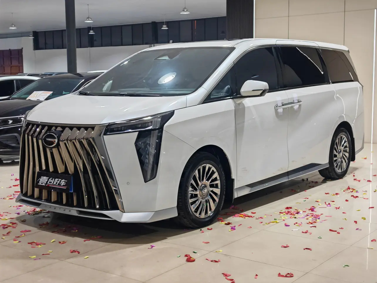 GAC Trumpchi M8  из Китая