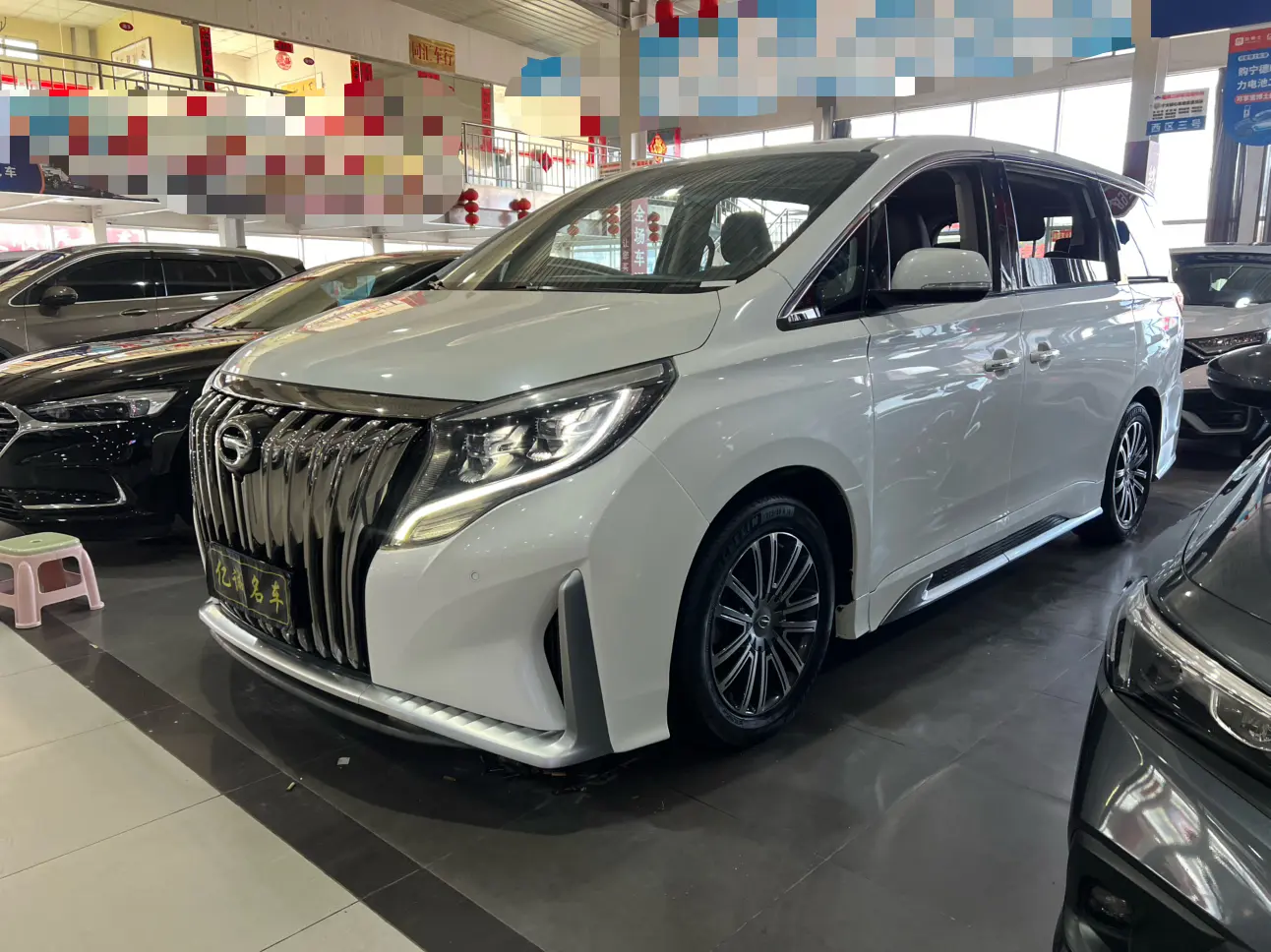 GAC Trumpchi M8  из Китая