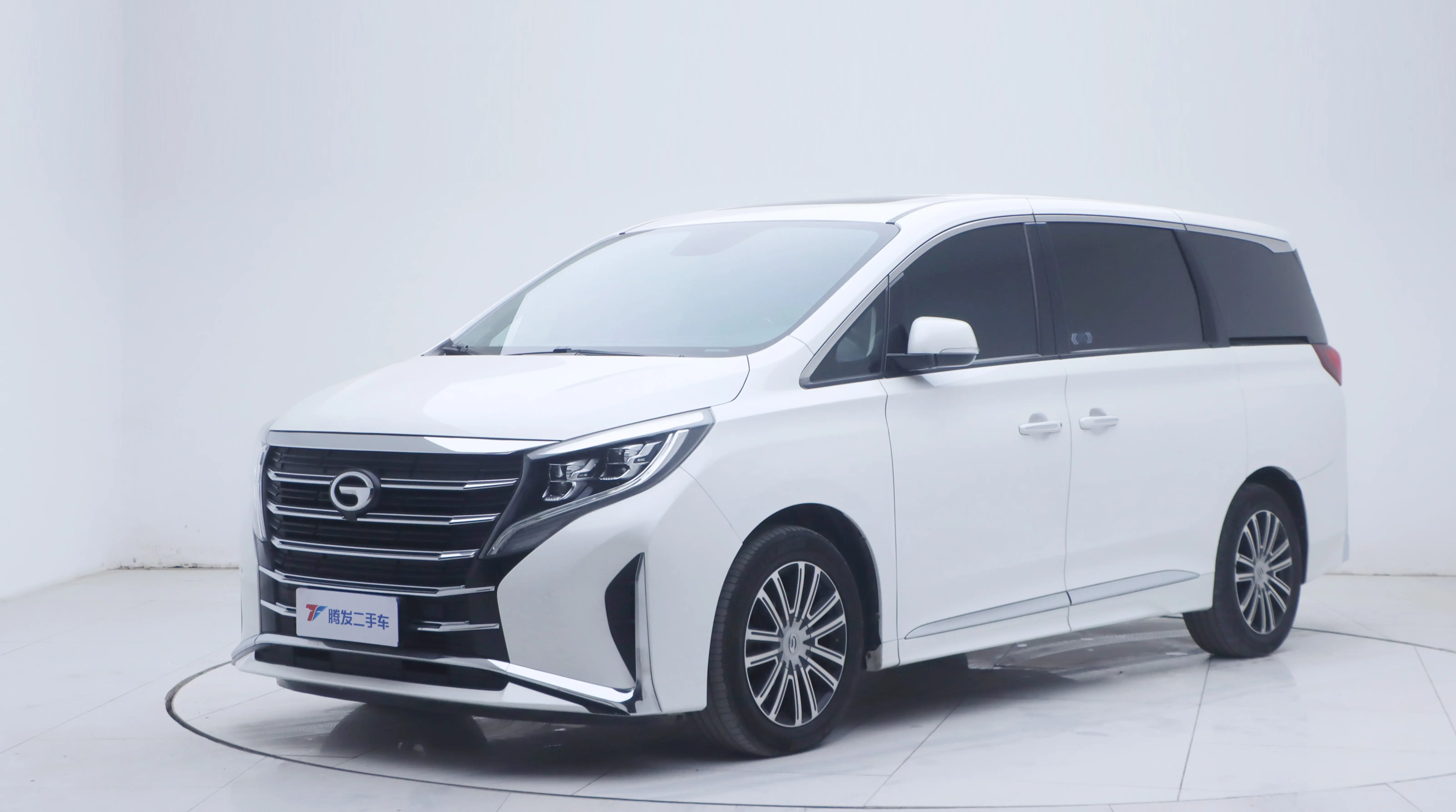 GAC Trumpchi M8  из Китая