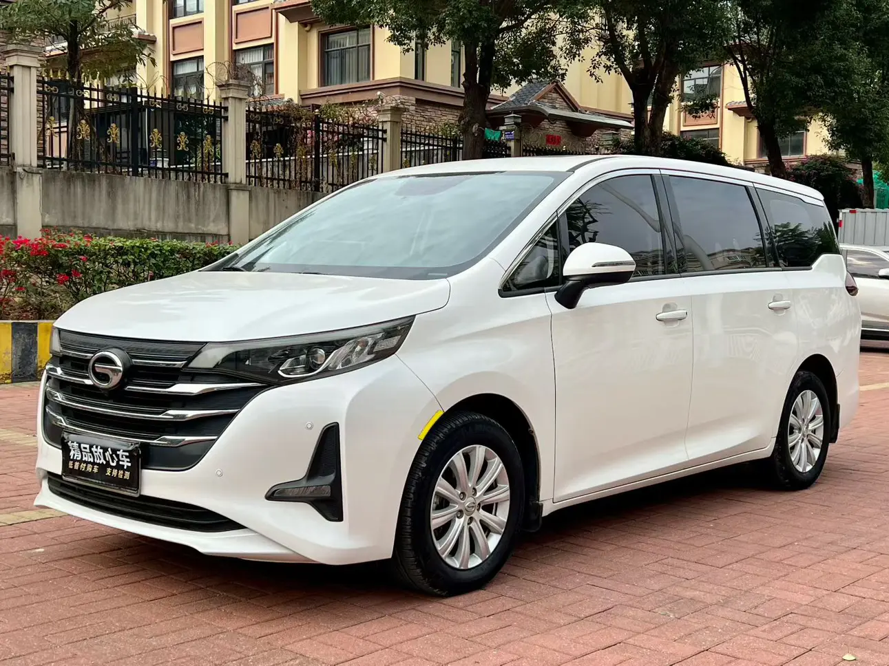 GAC Trumpchi M6  из Китая