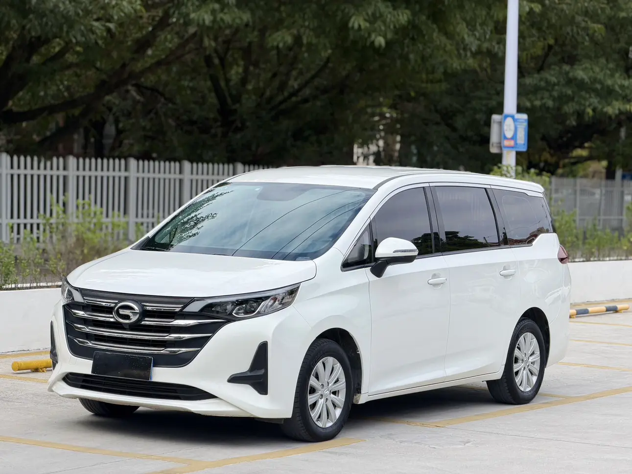 GAC Trumpchi M6  из Китая