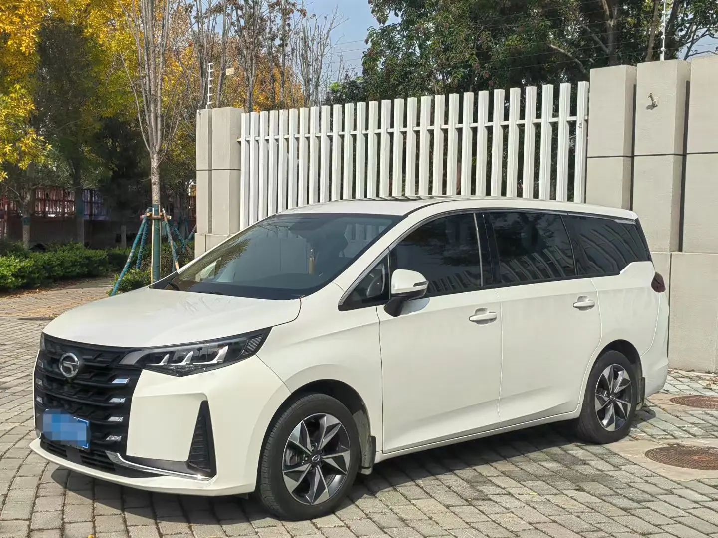 GAC Trumpchi M6  из Китая