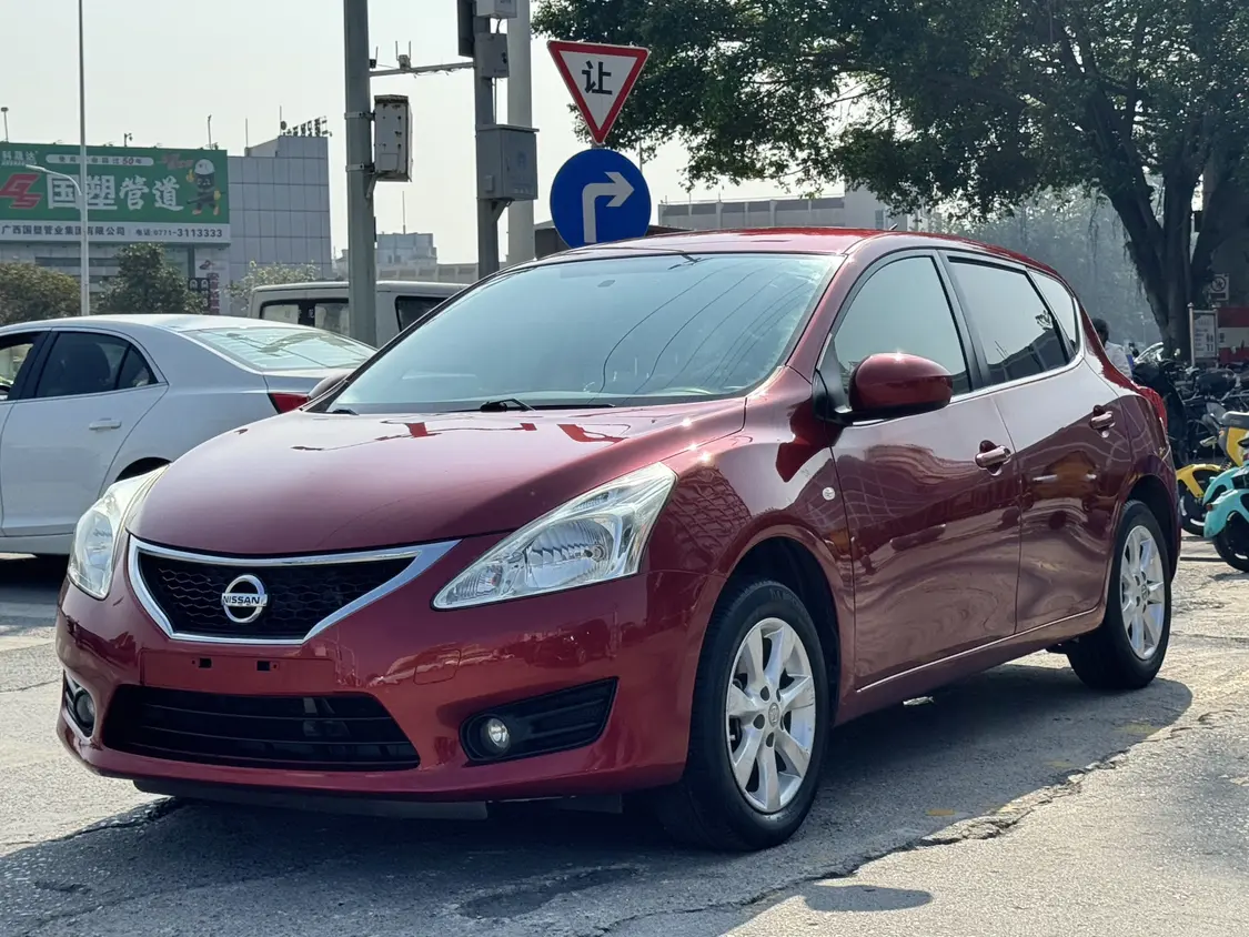 Nissan Tiida  из Китая