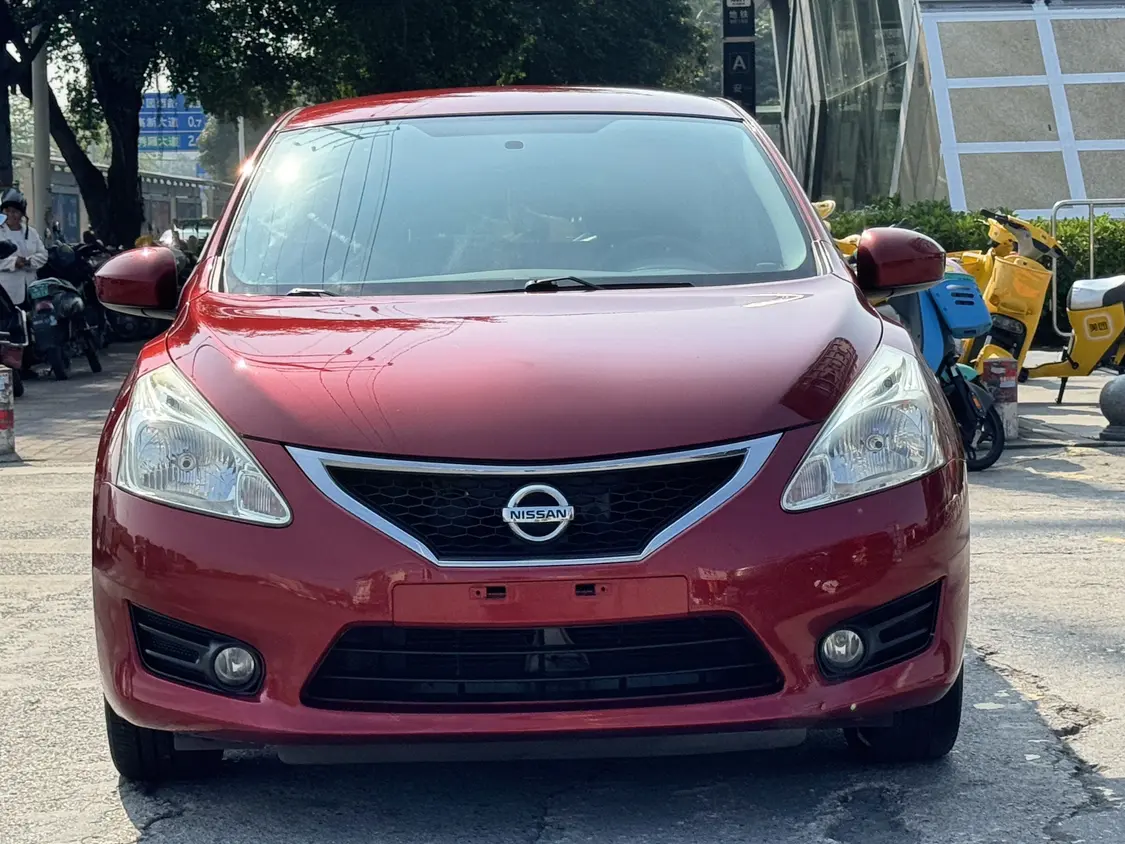 Nissan Tiida  из Китая