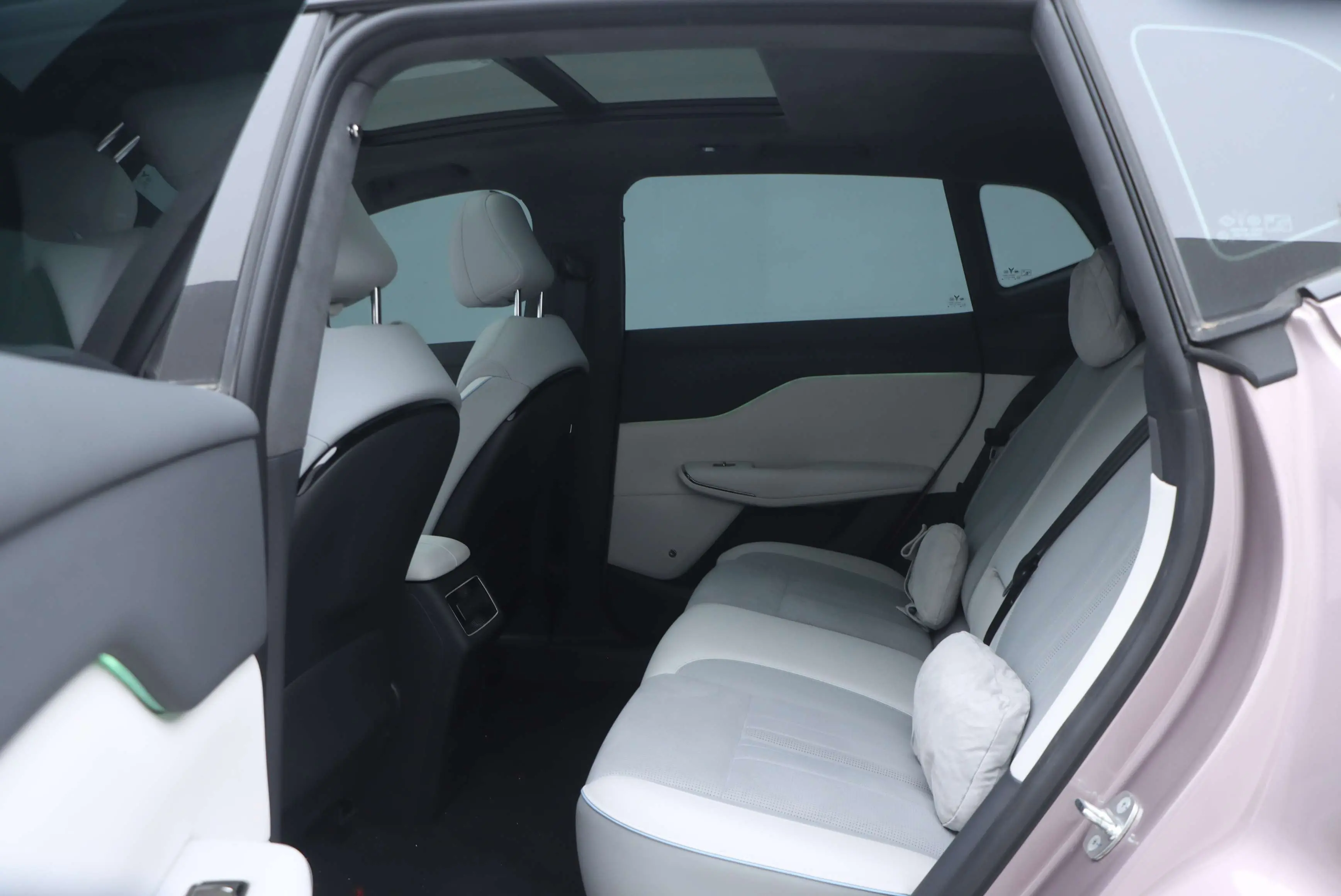 Voyah Courage  из Китая