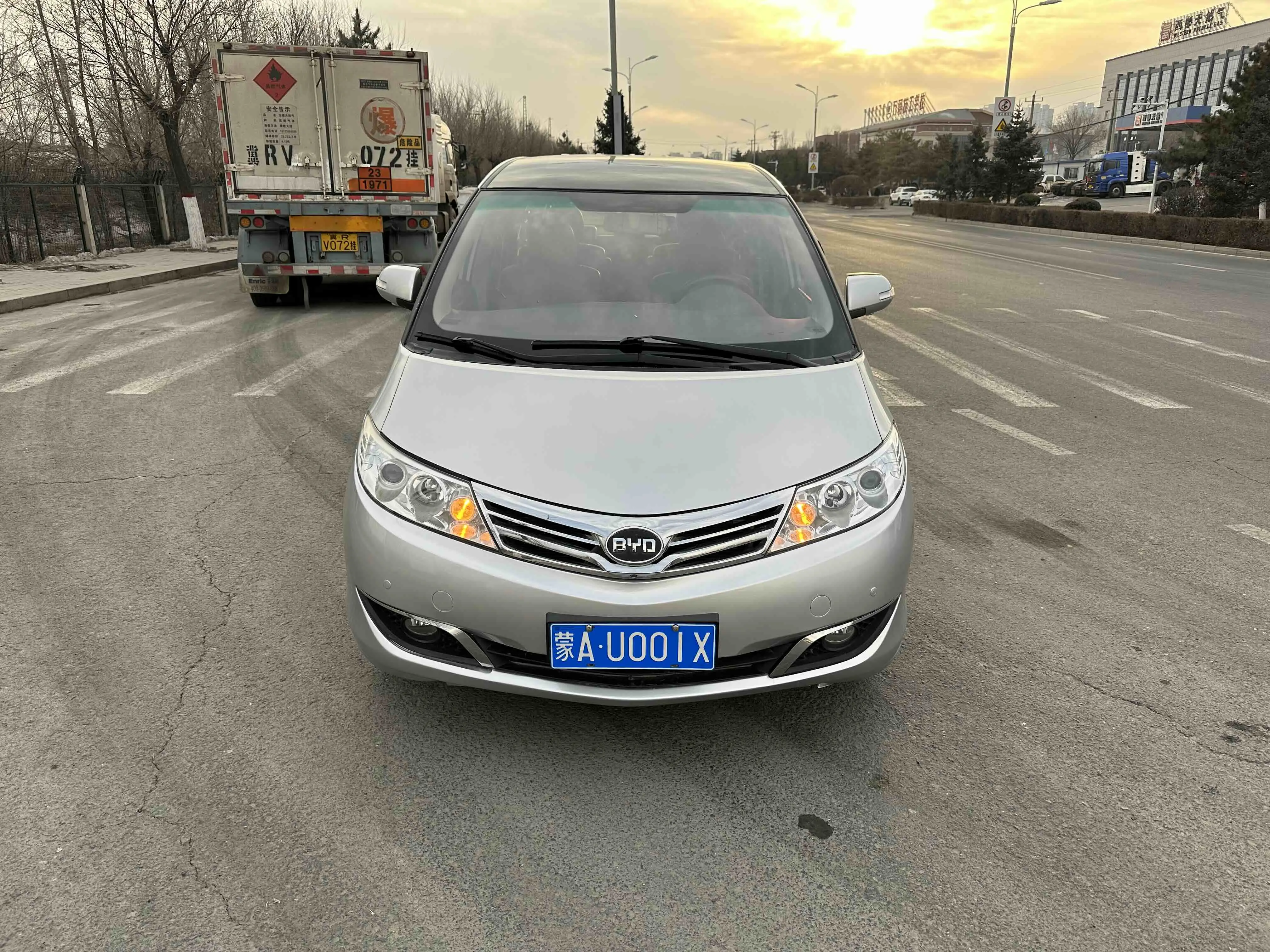 BYD M6  из Китая