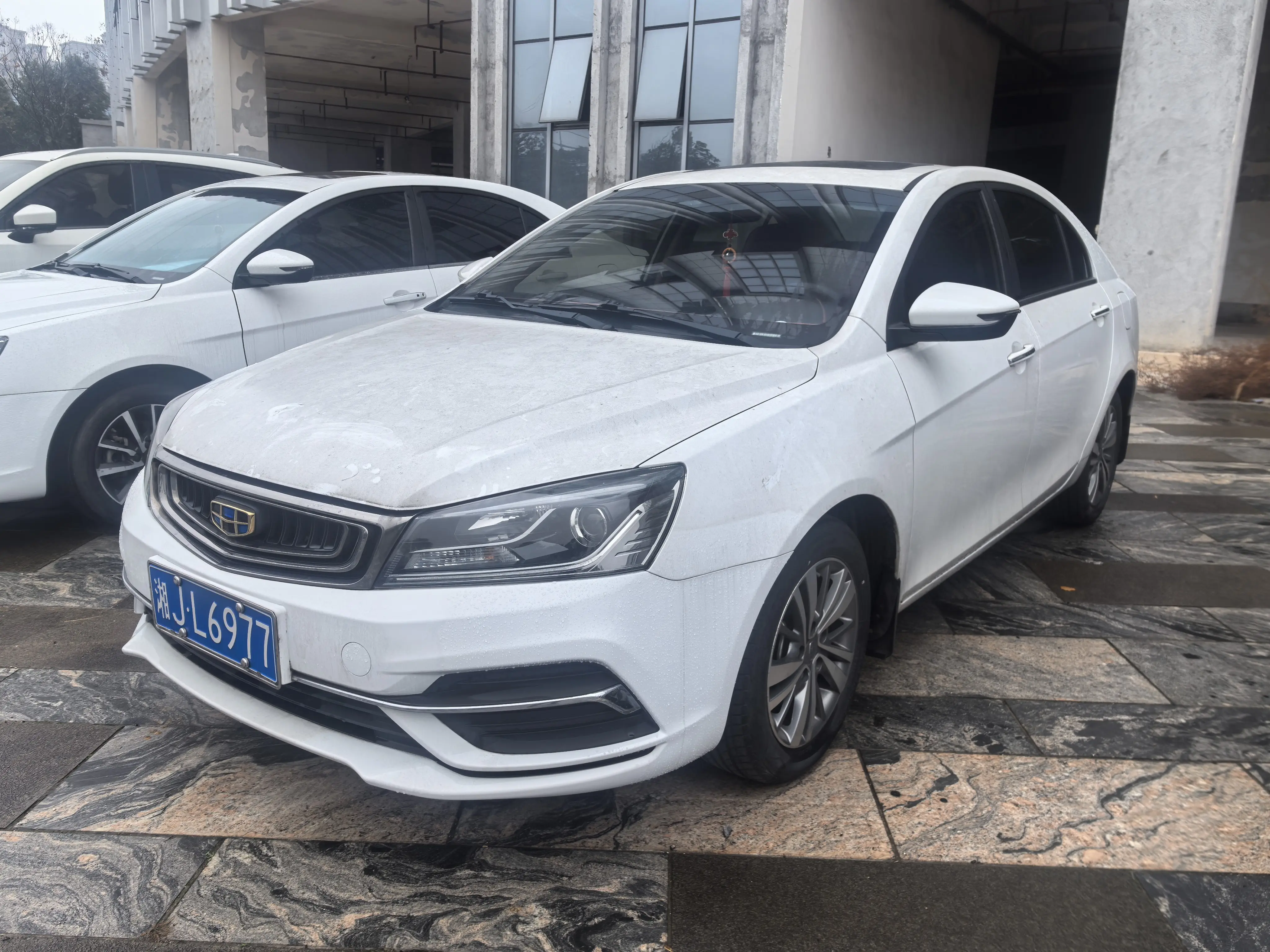 Geely Emgrand  из Китая