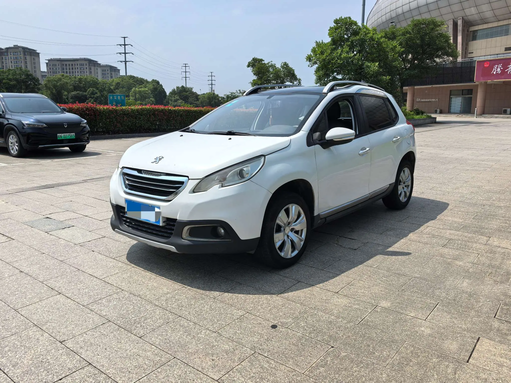 Peugeot 2008  из Китая