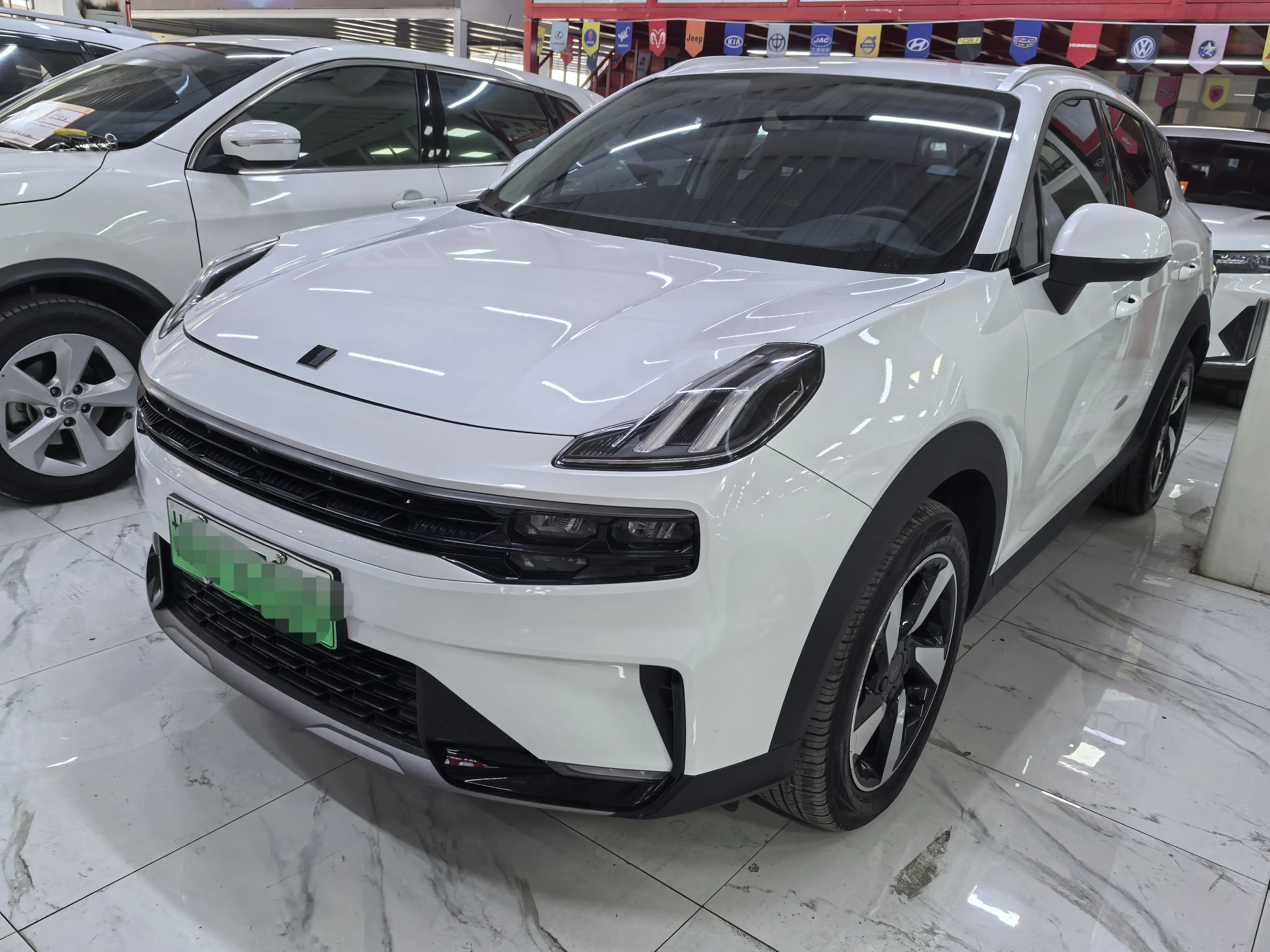 Lynk & Co 06 EM-P