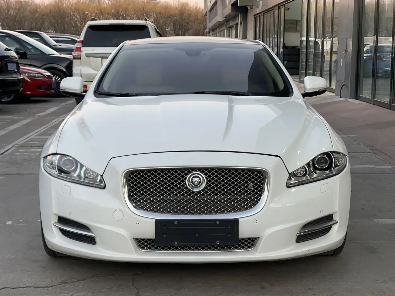 Jaguar XJ  из Китая