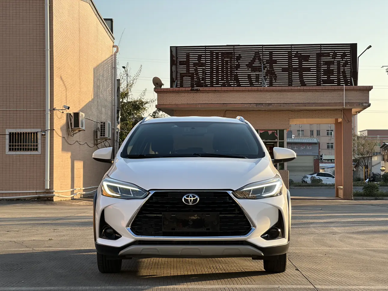 Toyota Yaris L  из Китая