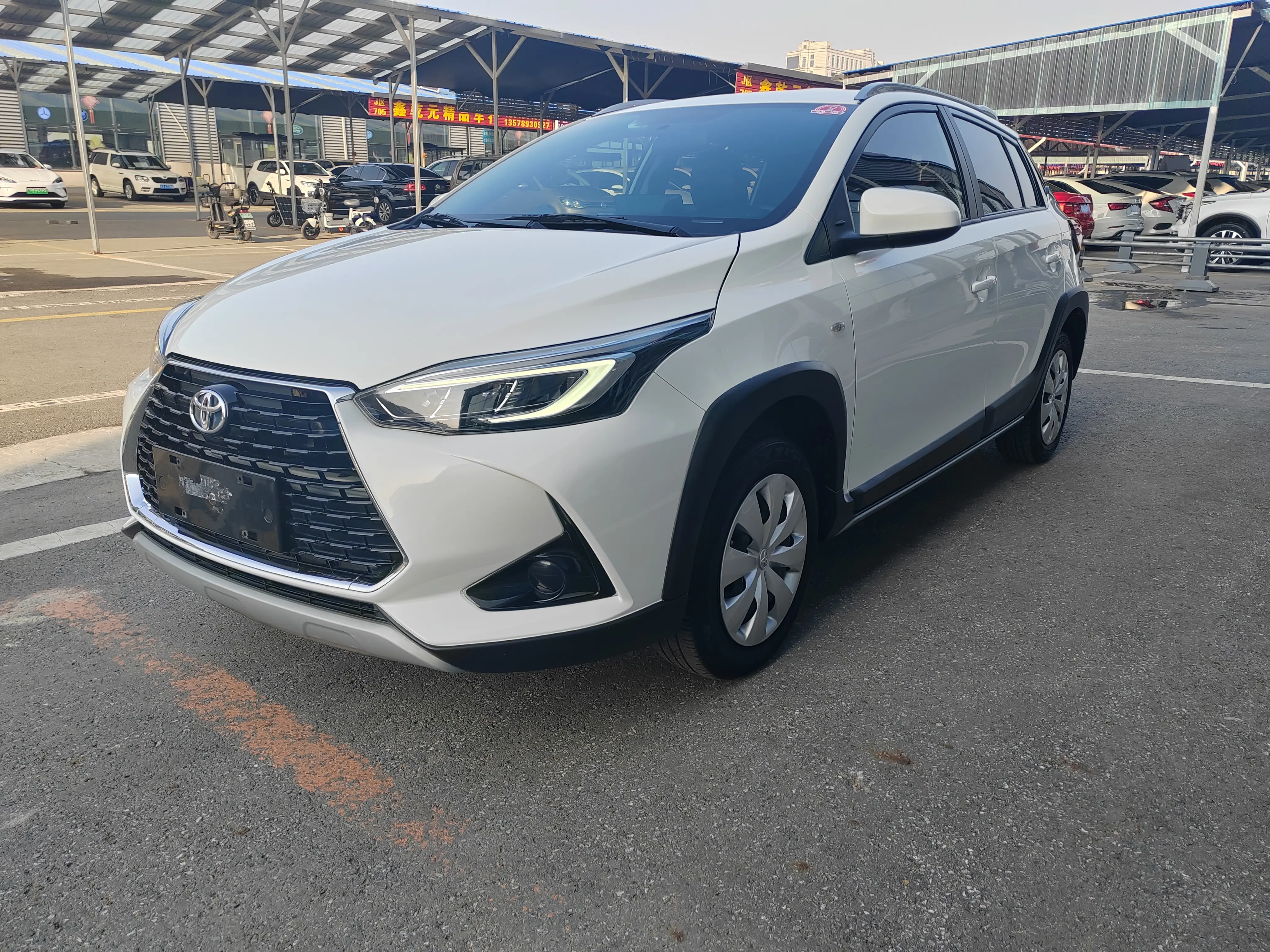 Toyota Yaris L  из Китая