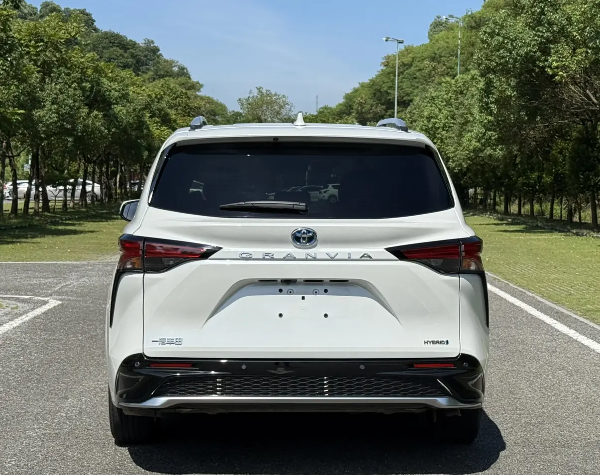 Toyota Granvia  из Китая