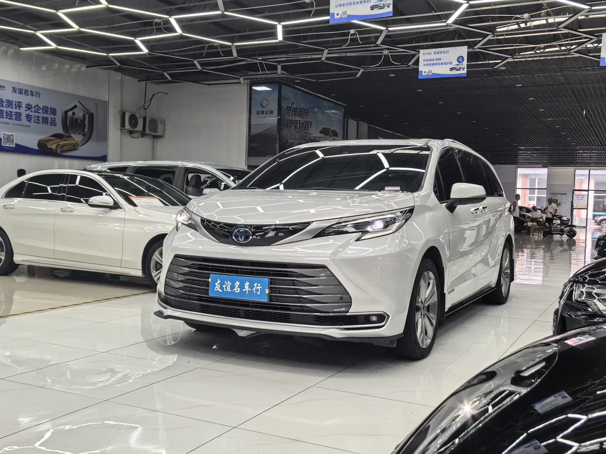 Toyota Sienna  из Китая