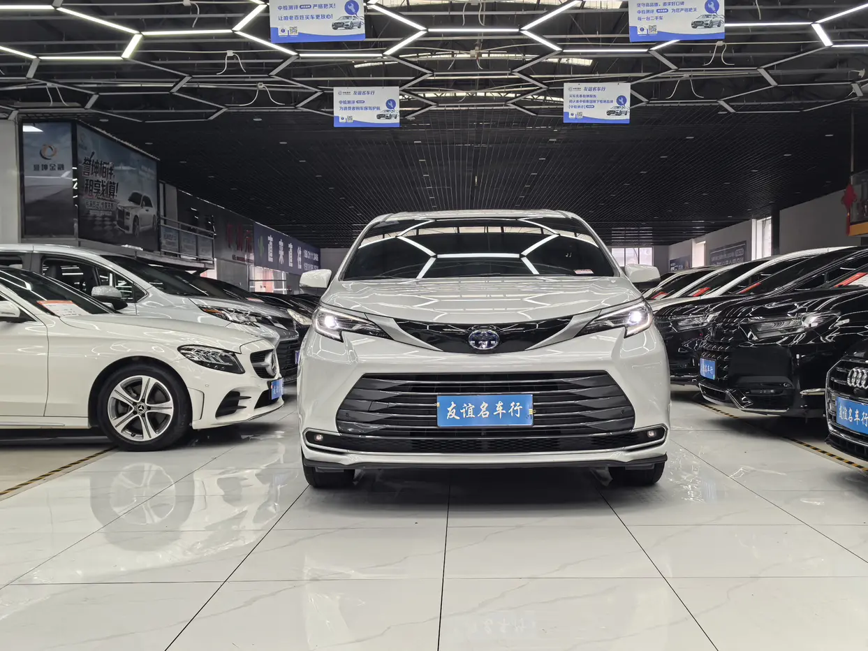 Toyota Sienna  из Китая