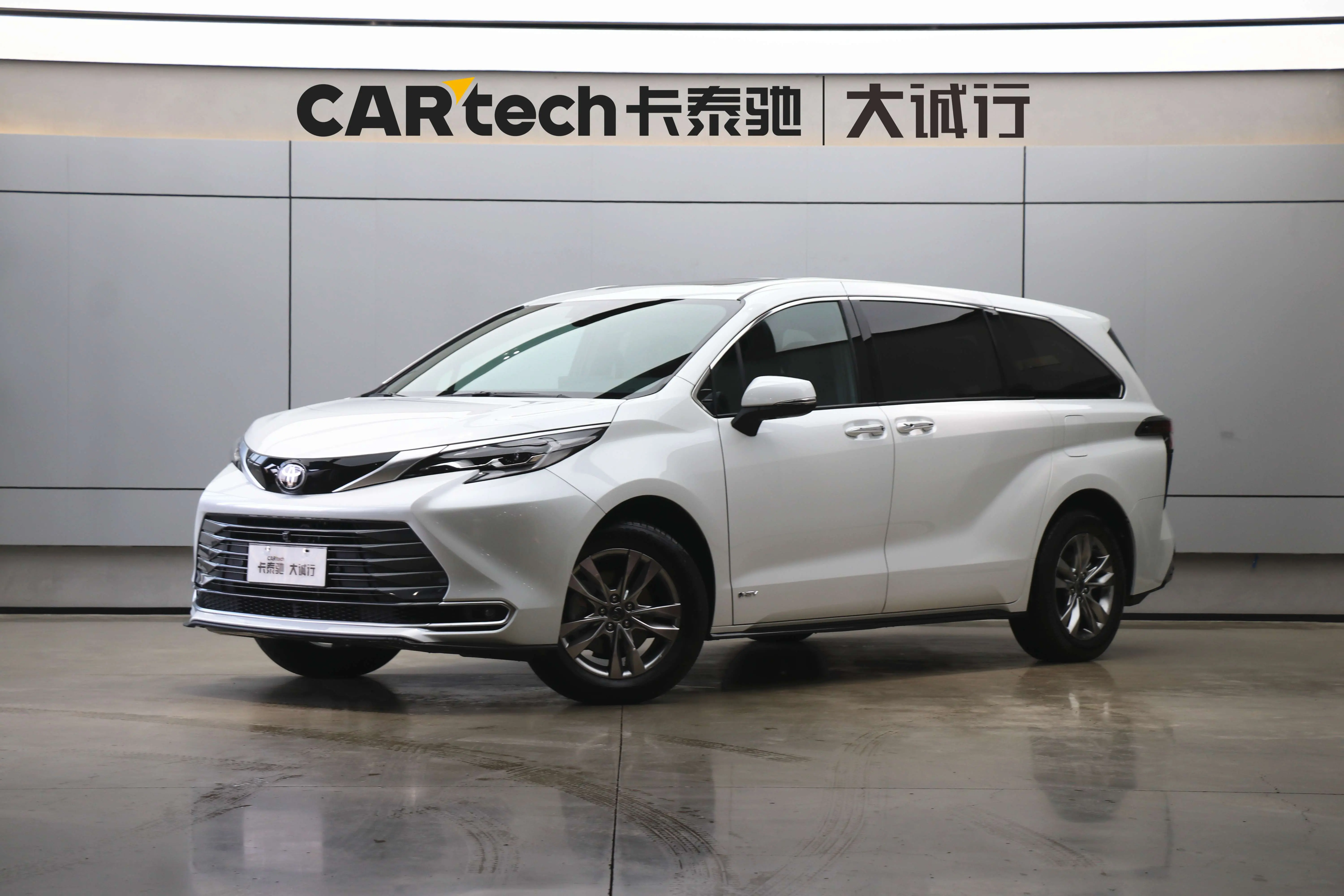 Toyota Sienna  из Китая