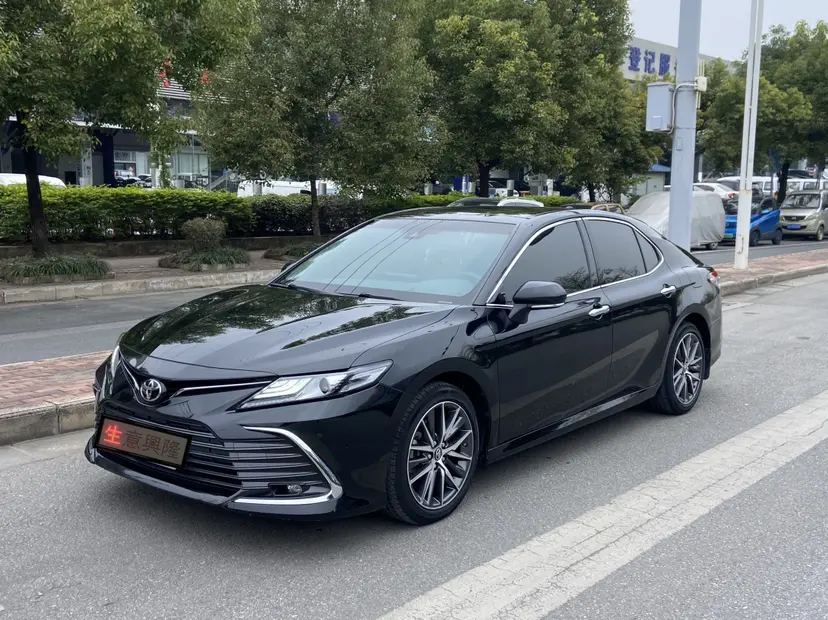 TOYOTA CAMRY