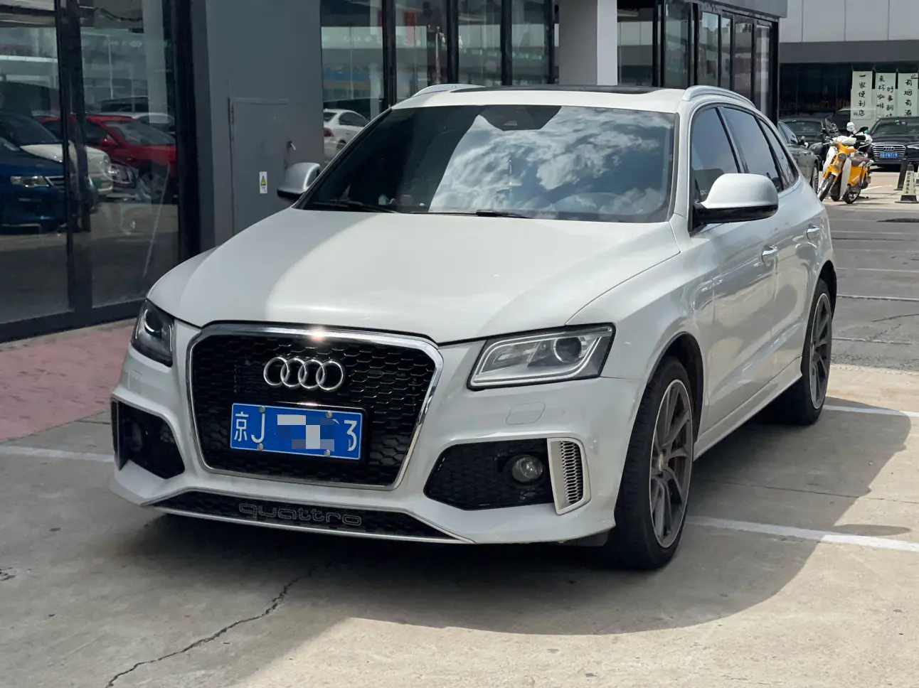 Audi SQ5  из Китая