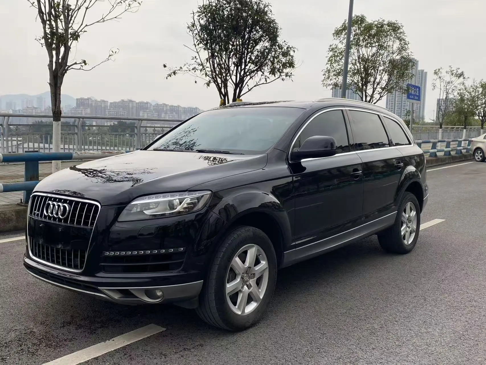 Audi Q7  из Китая
