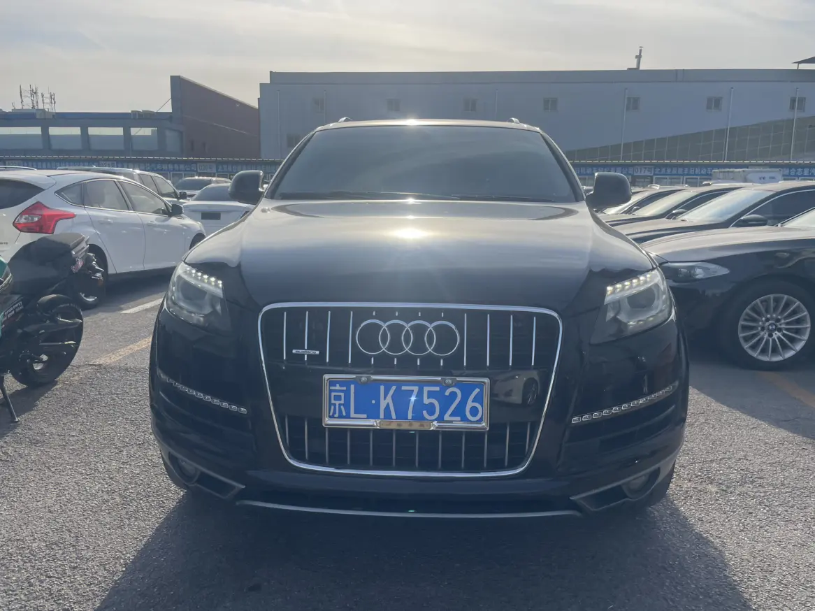 Audi Q7  из Китая