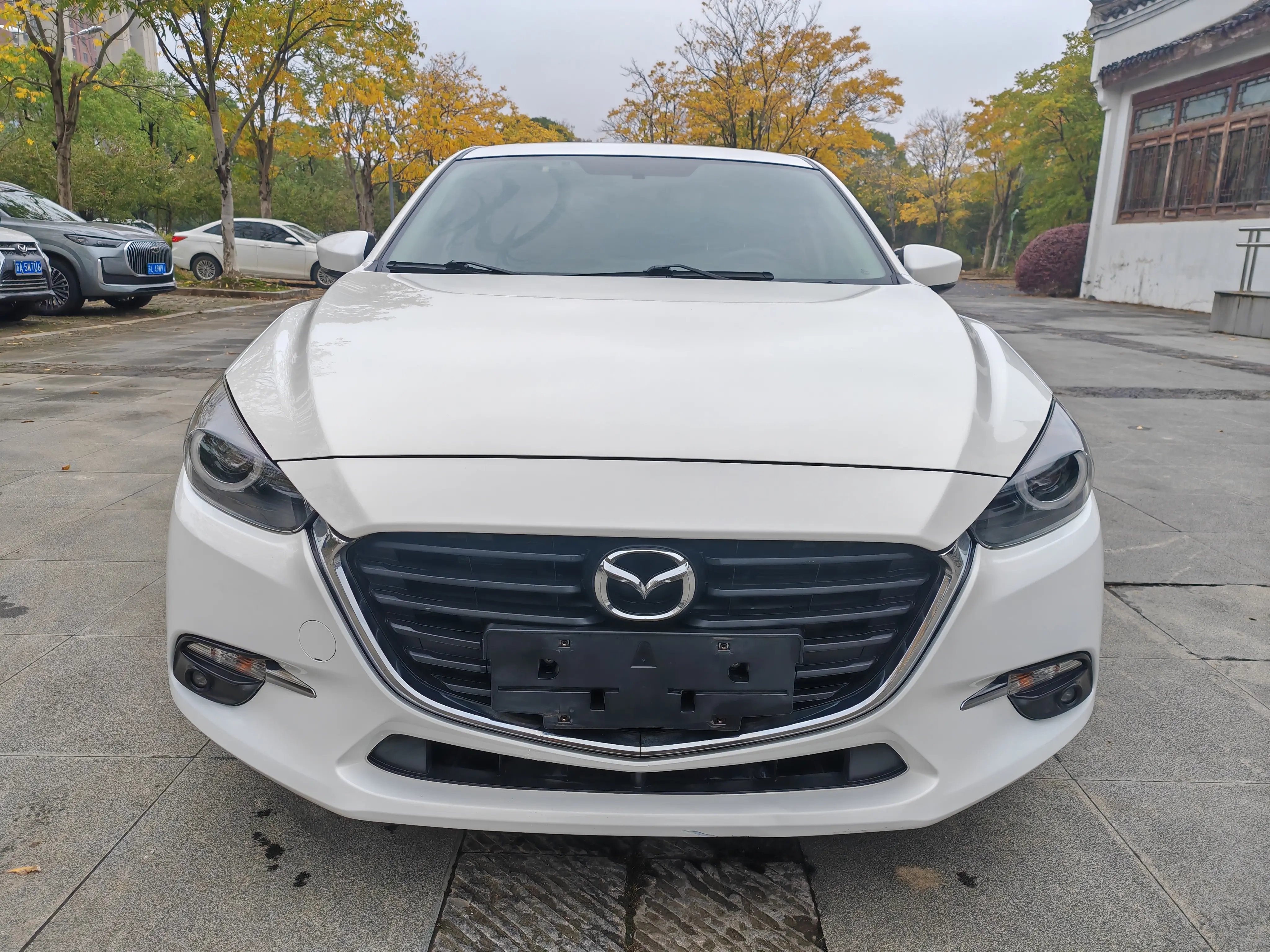 Mazda Axela (Mazda3)  из Китая