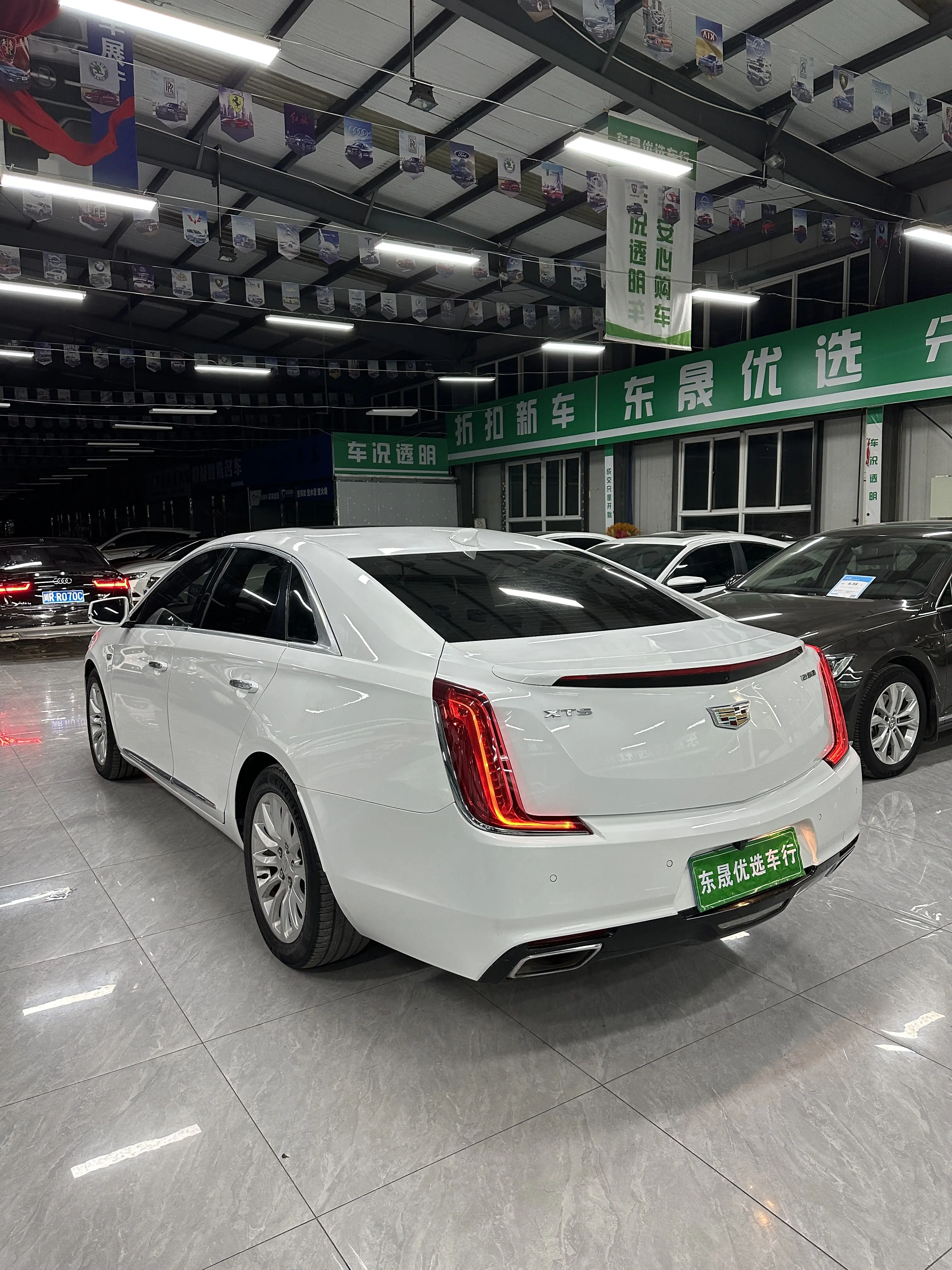 Cadillac XTS  из Китая