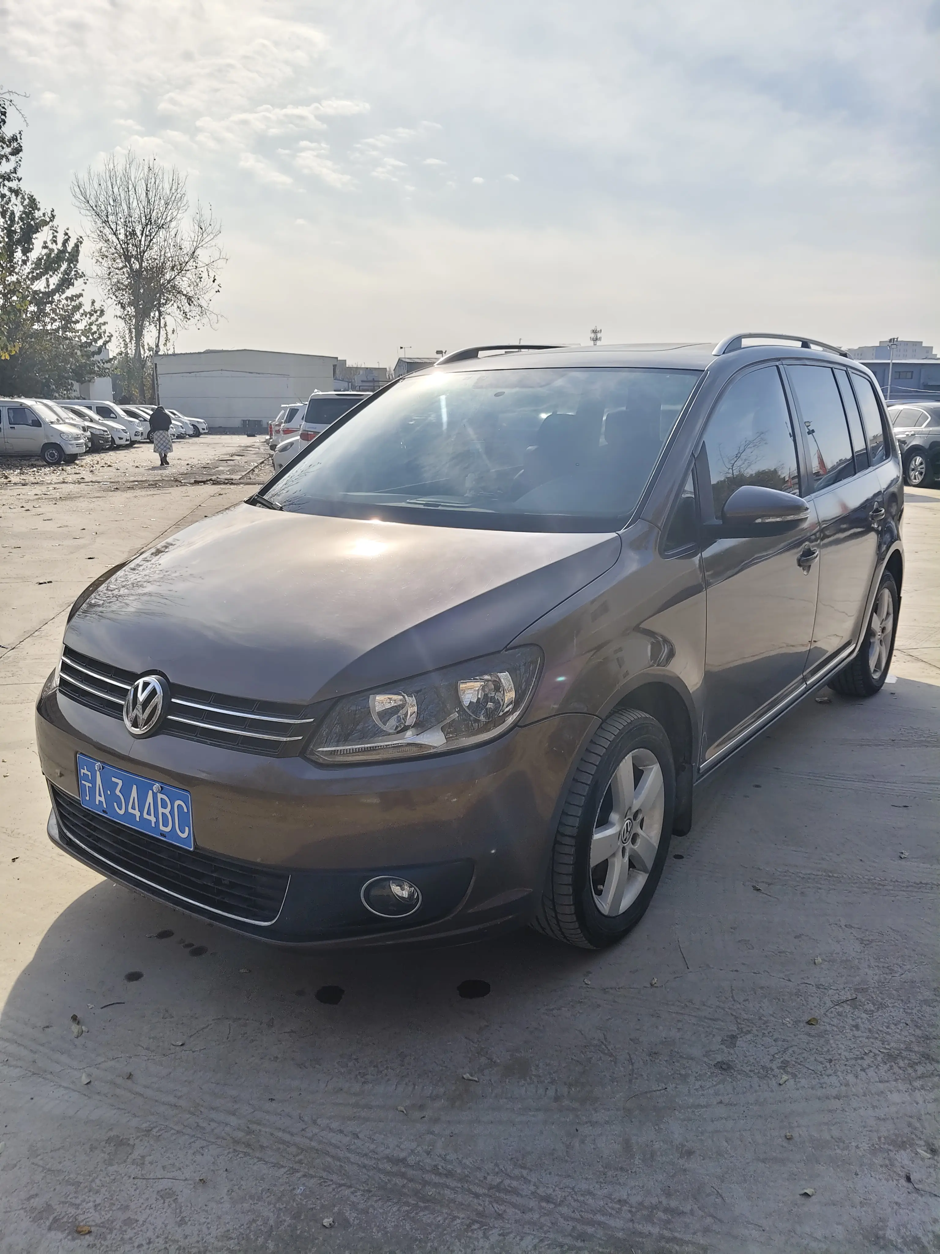 Volkswagen Touran  из Китая