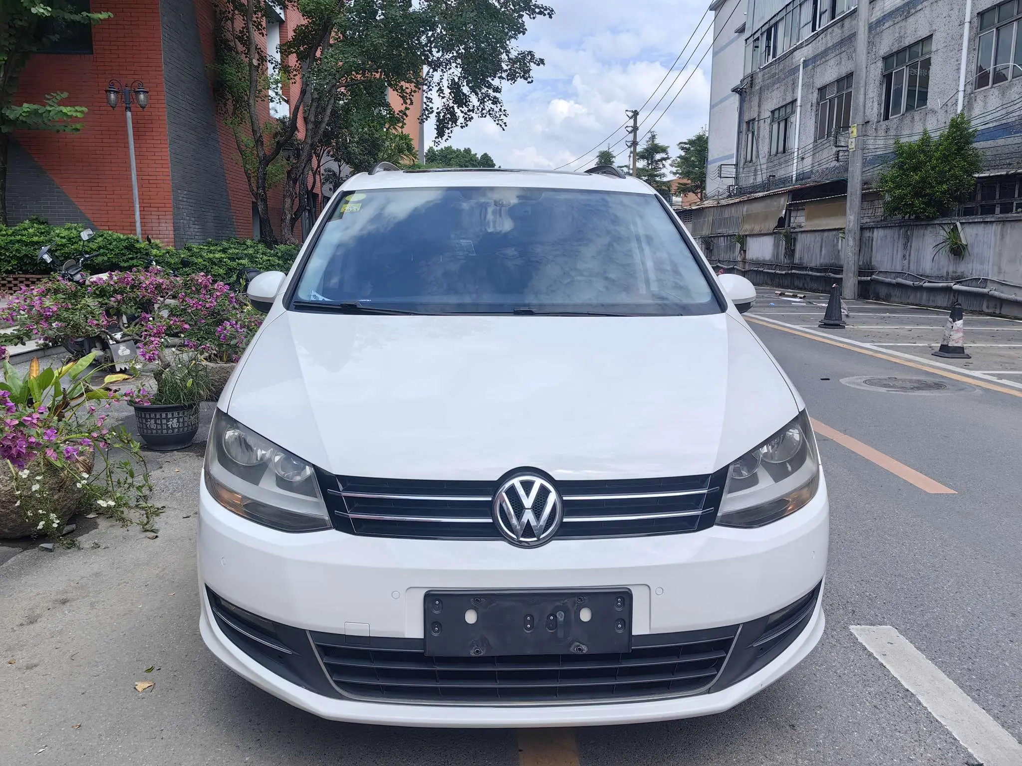 Volkswagen Sharon  из Китая