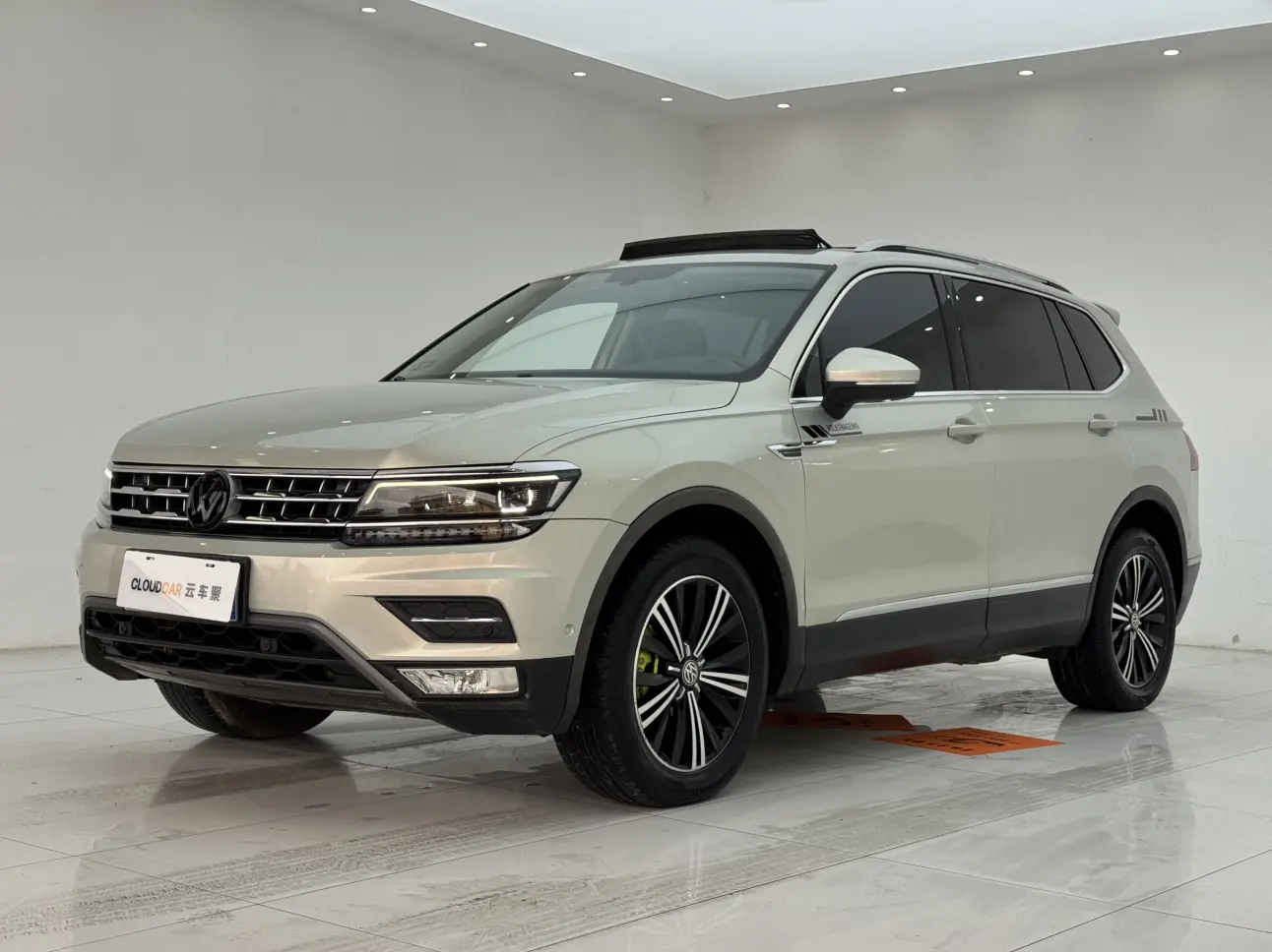 Volkswagen Tiguan L  из Китая