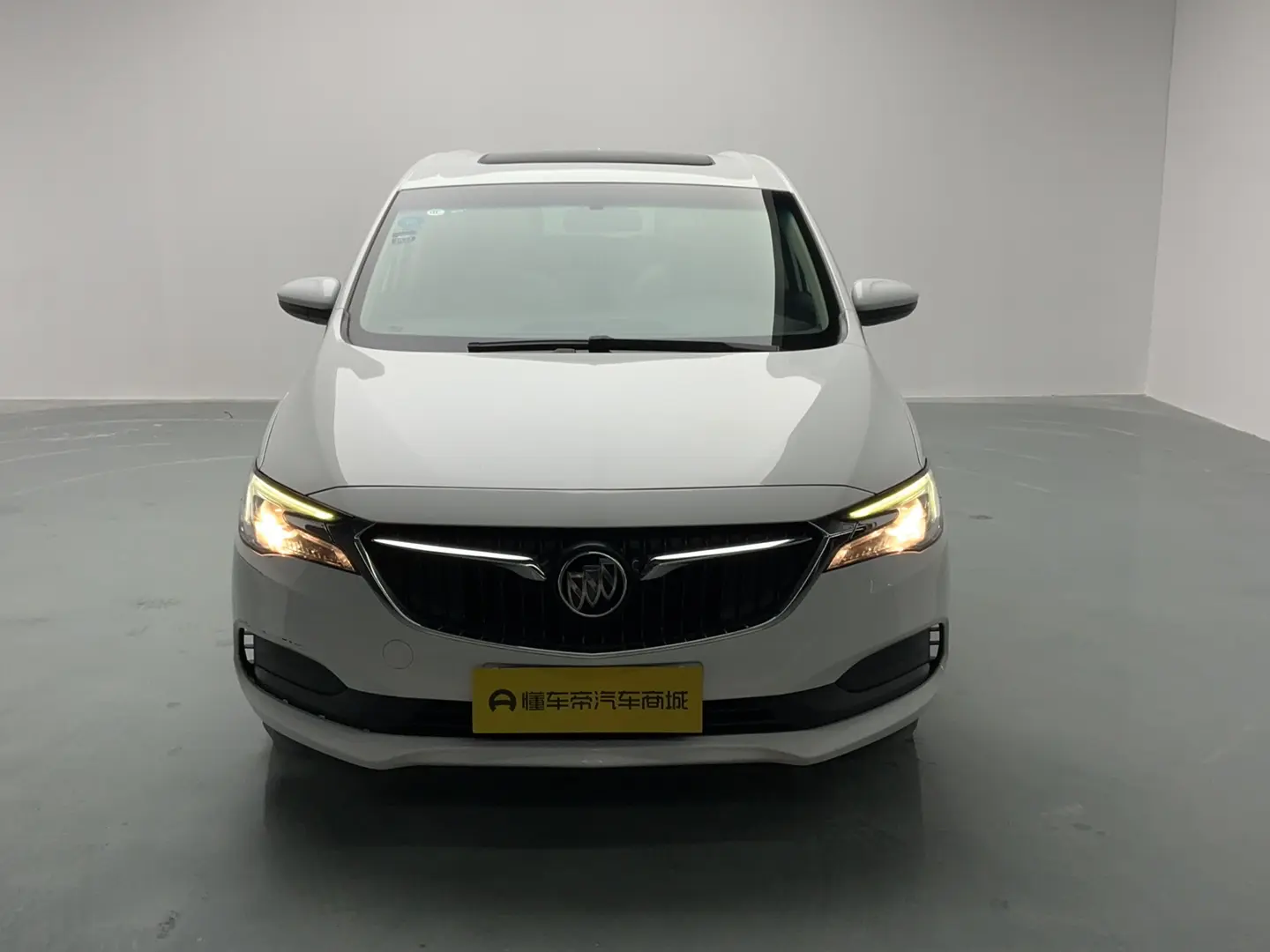 Buick GL6  из Китая