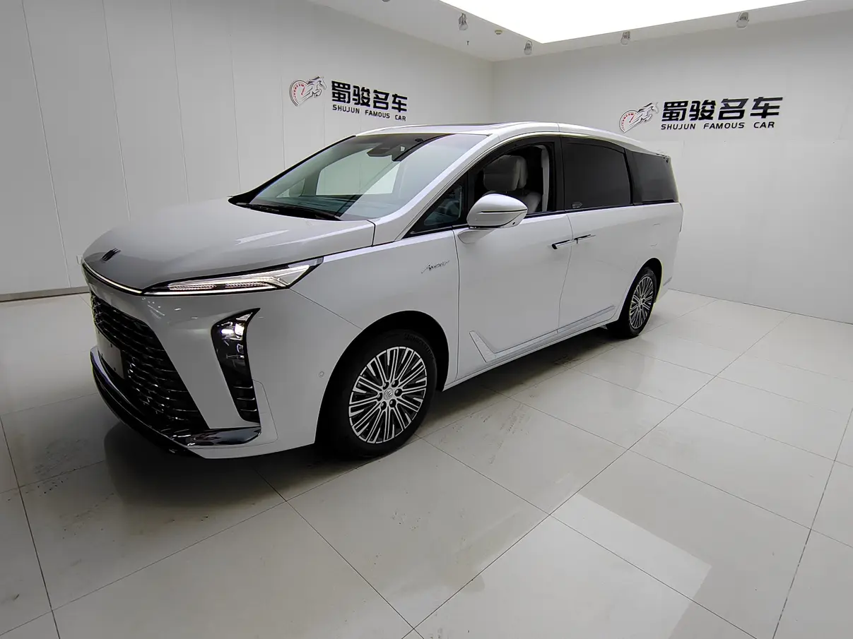 Buick GL8 PHEV  из Китая