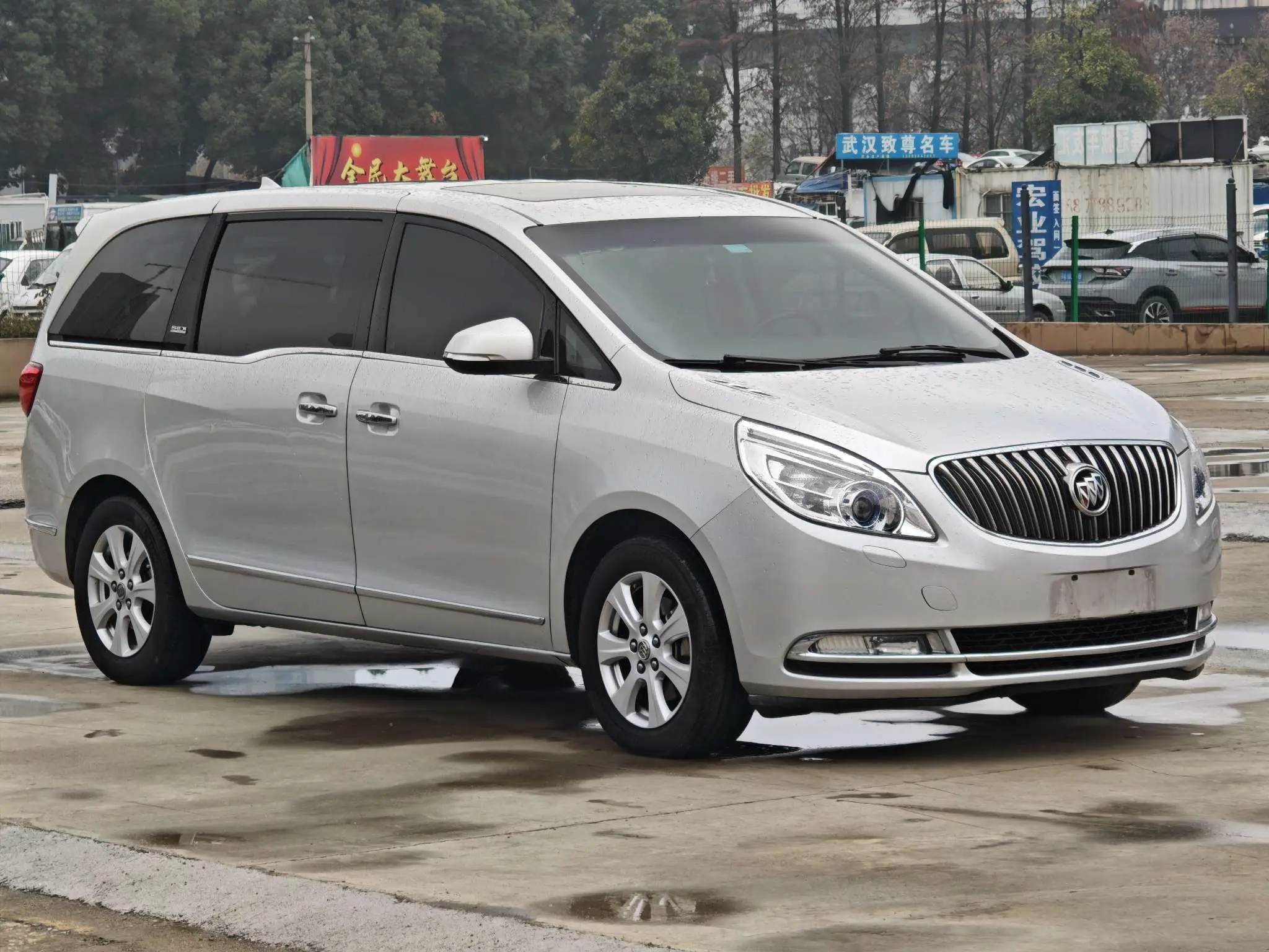 Buick GL8  из Китая