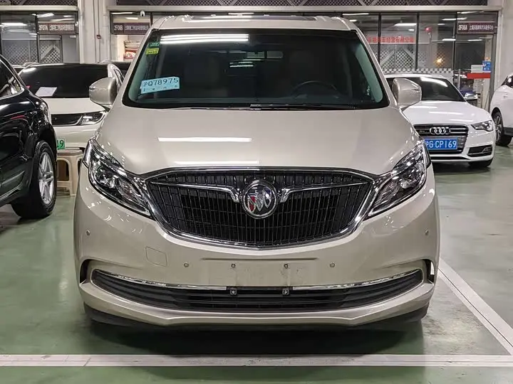 Buick GL8  из Китая