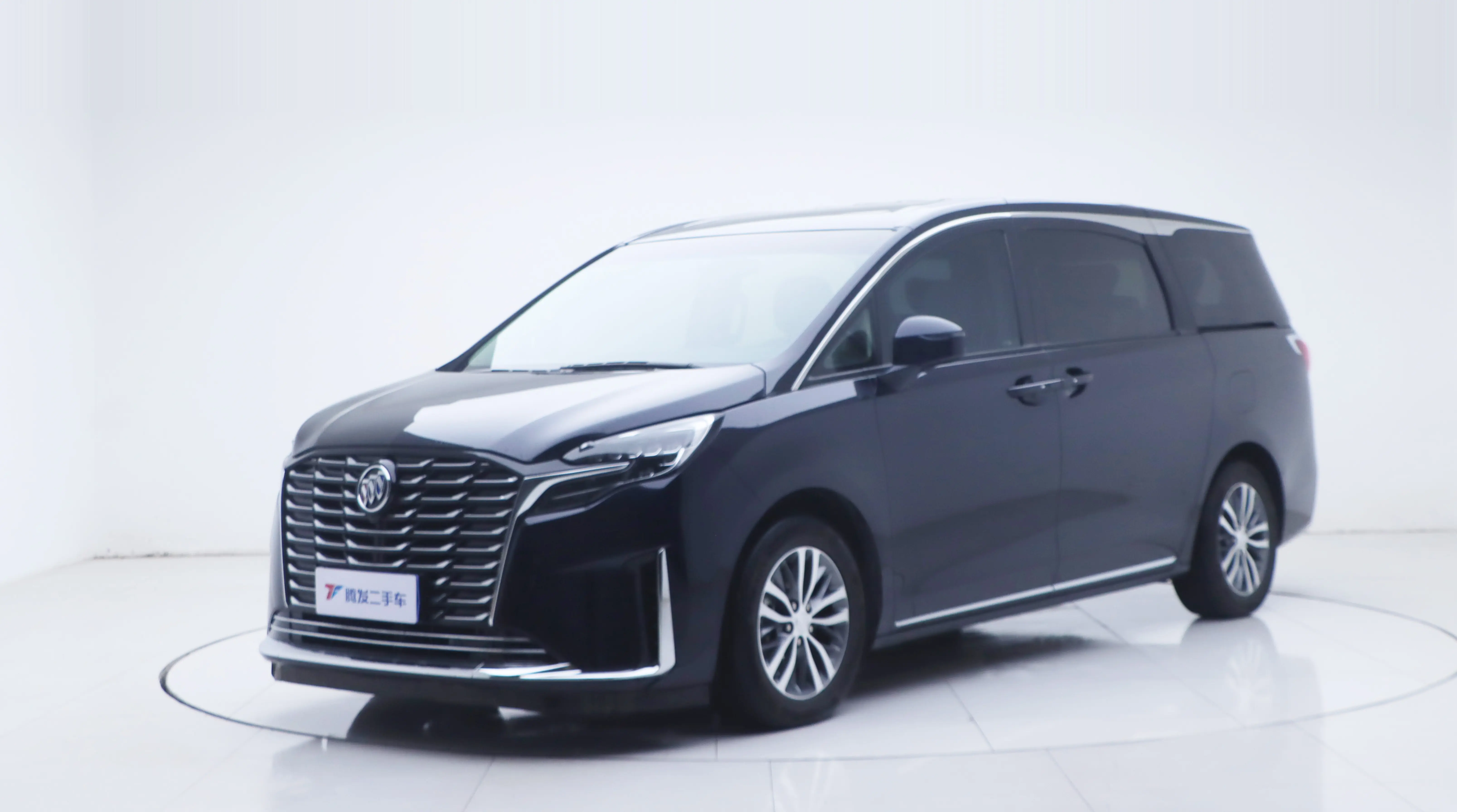 Buick GL8  из Китая