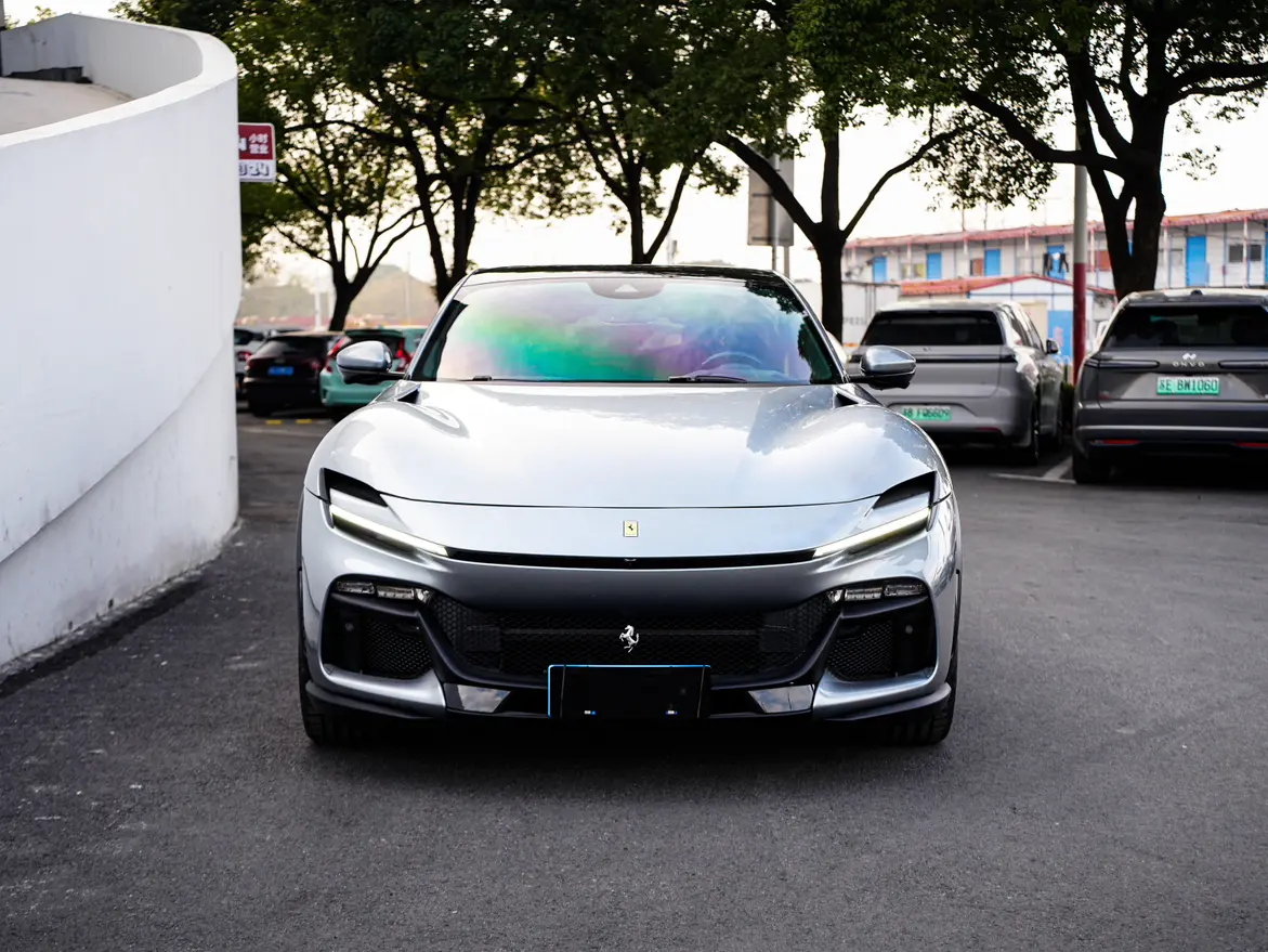 Ferrari Purosangue  из Китая