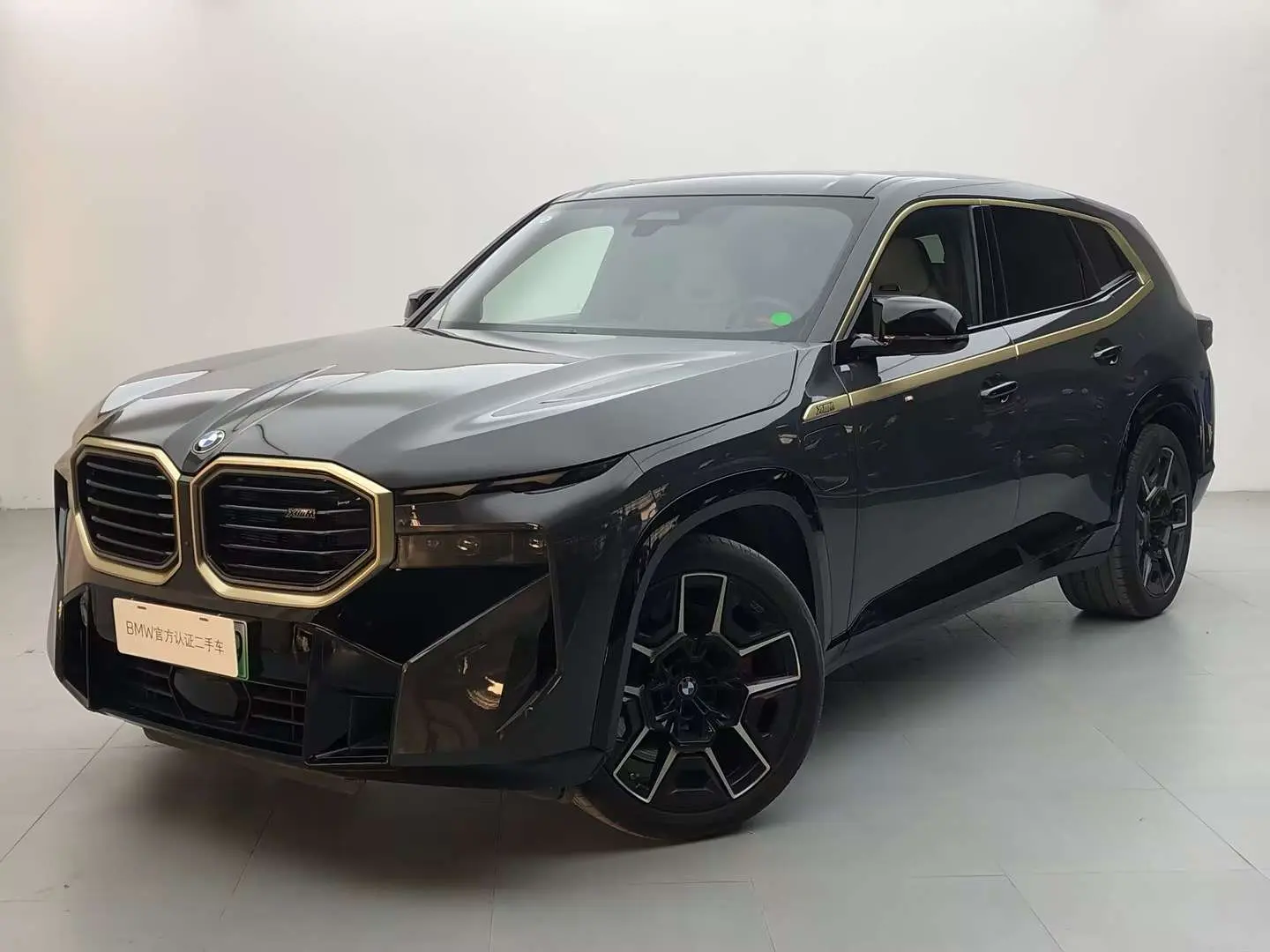 BMW XM  из Китая