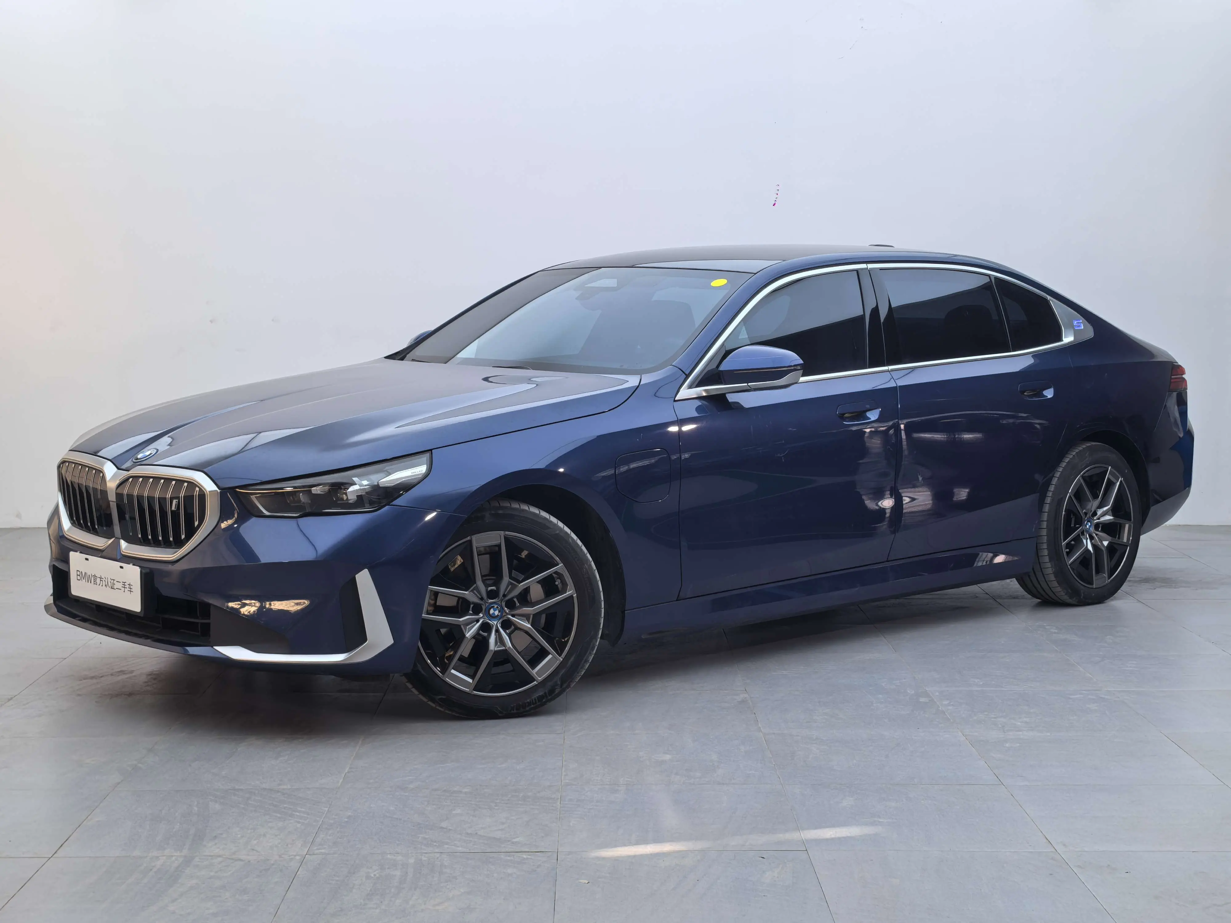 BMW i5