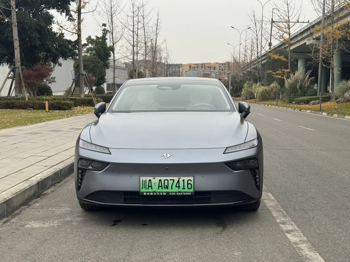 Dongfeng Eπ007  из Китая