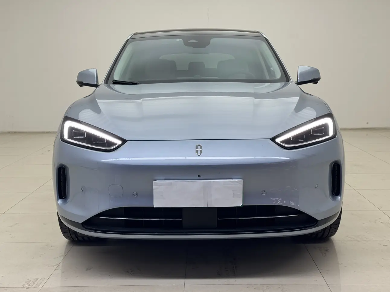 AITO M5 (Wenjie M5)  из Китая