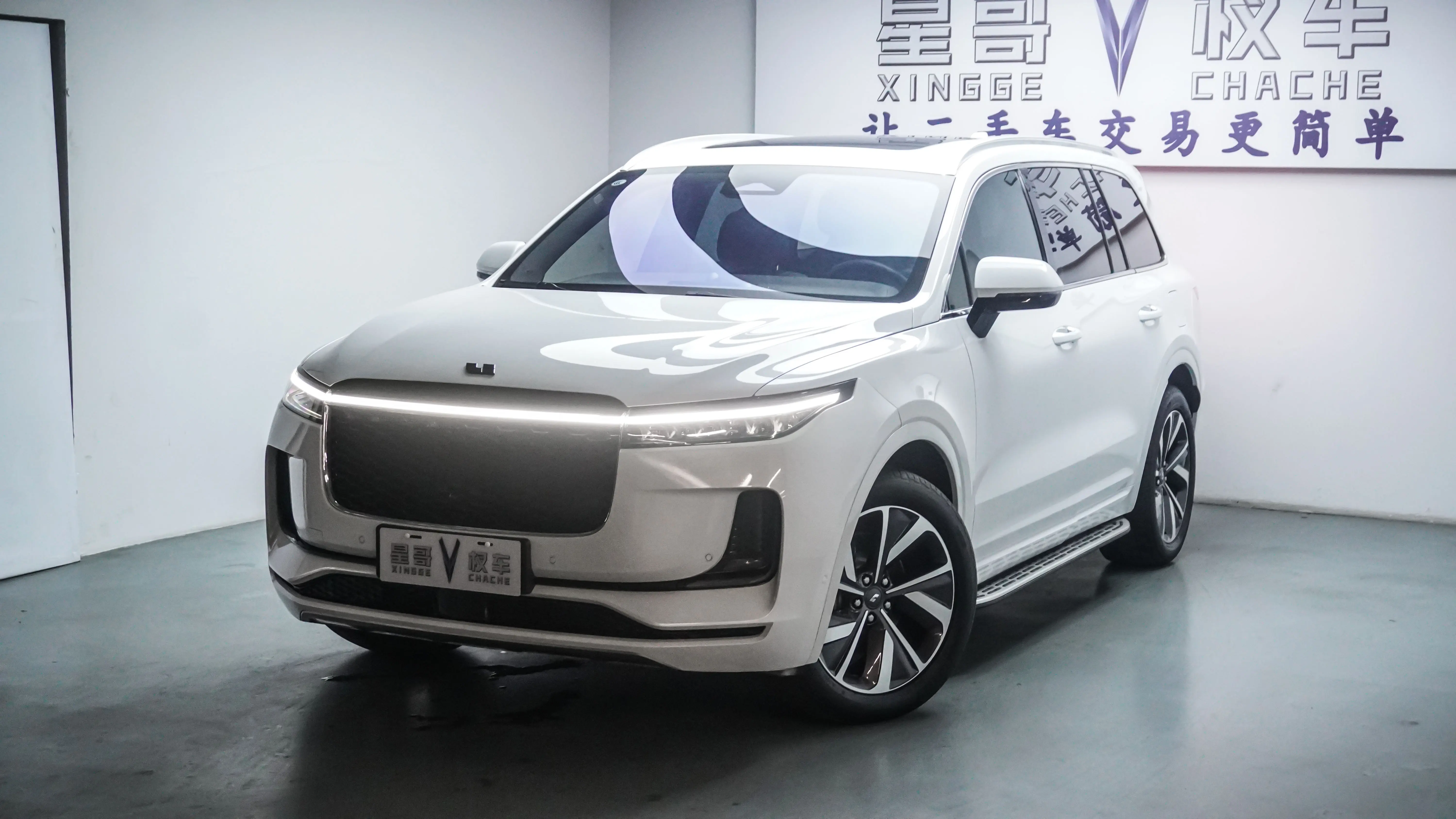 Li ONE (Ideal ONE)  из Китая