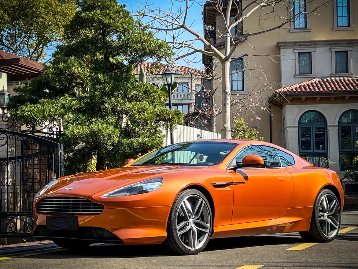 Aston Martin Virage  из Китая