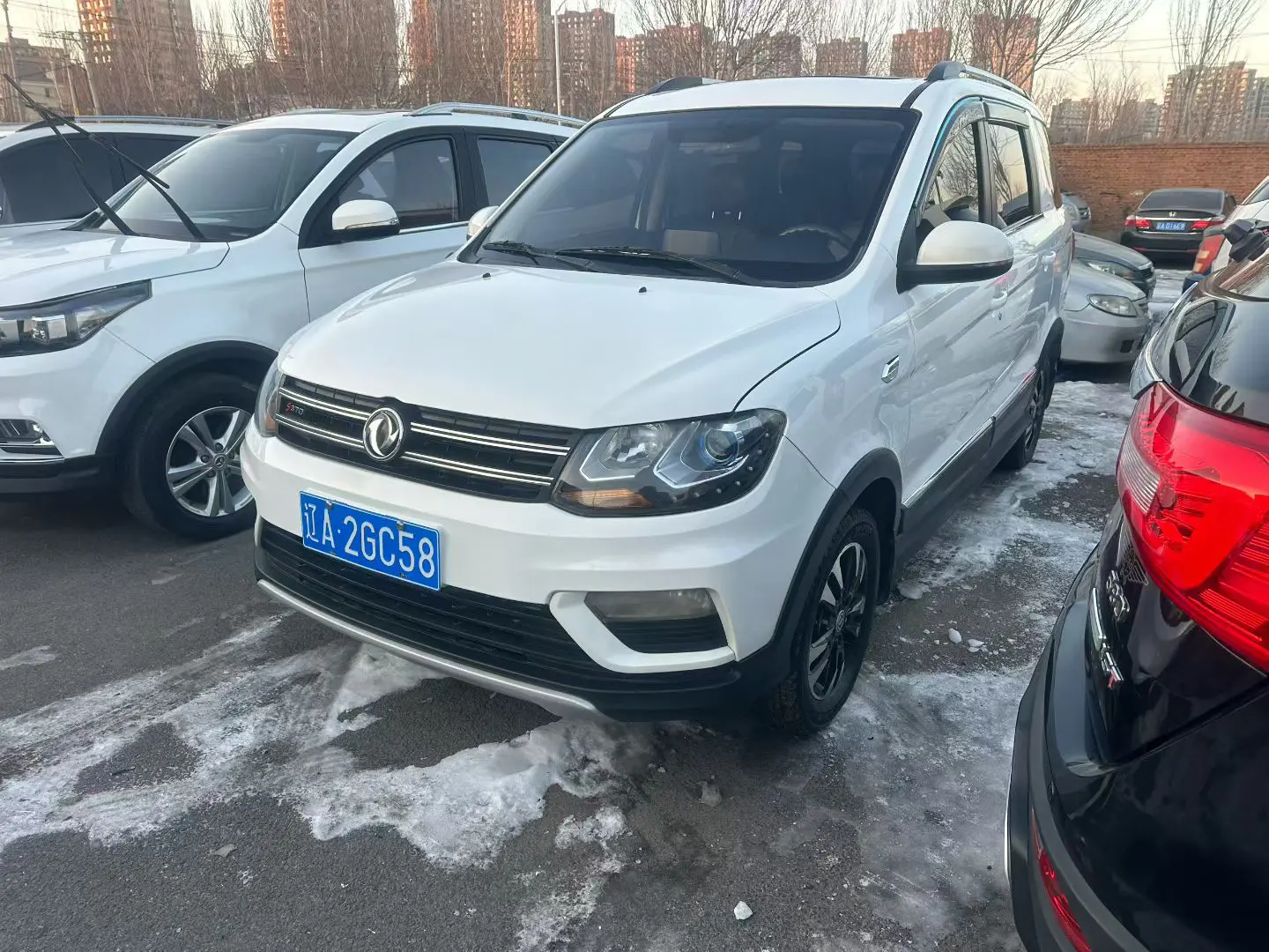Dongfeng Fengon 370  из Китая