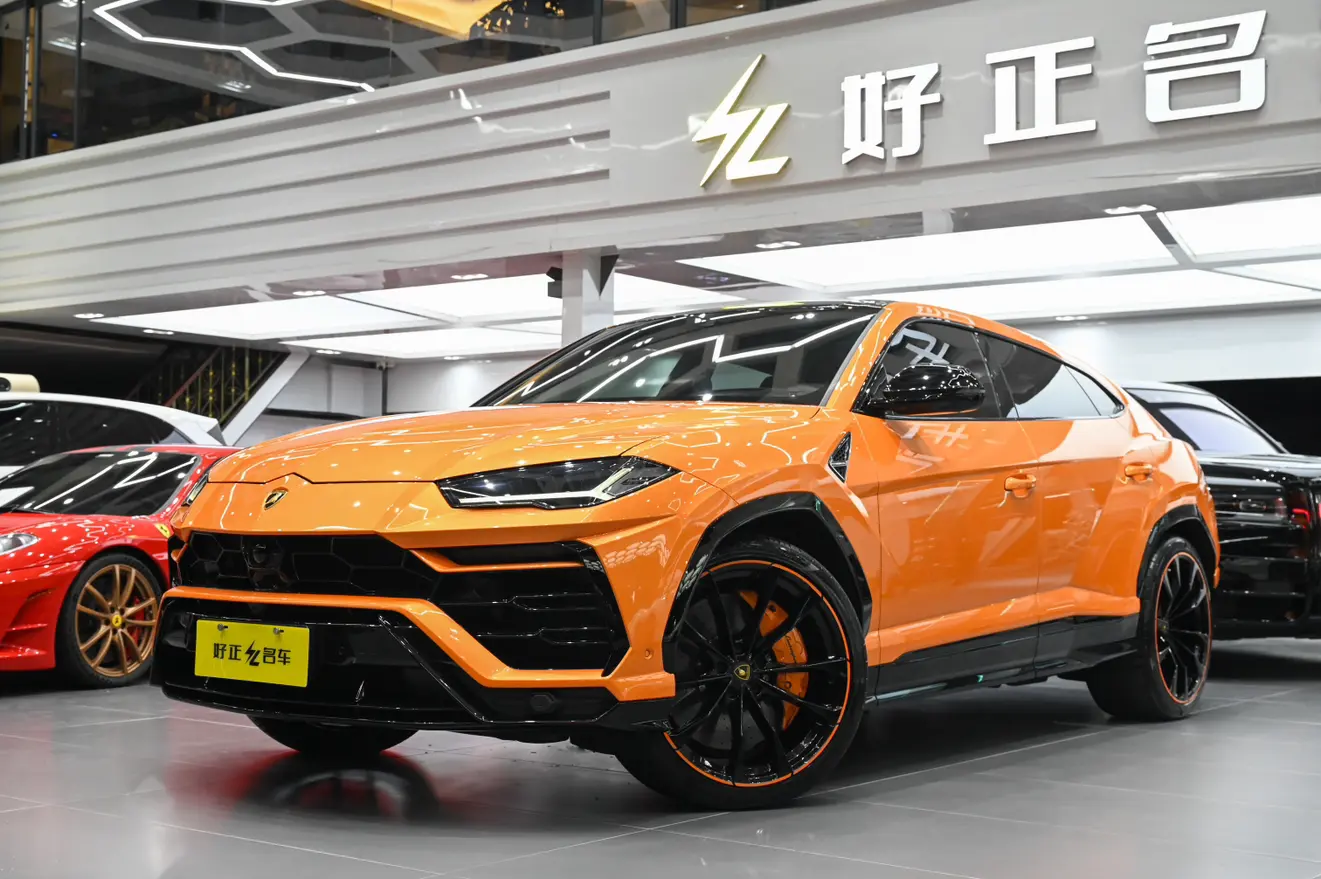 Lamborghini Urus  из Китая