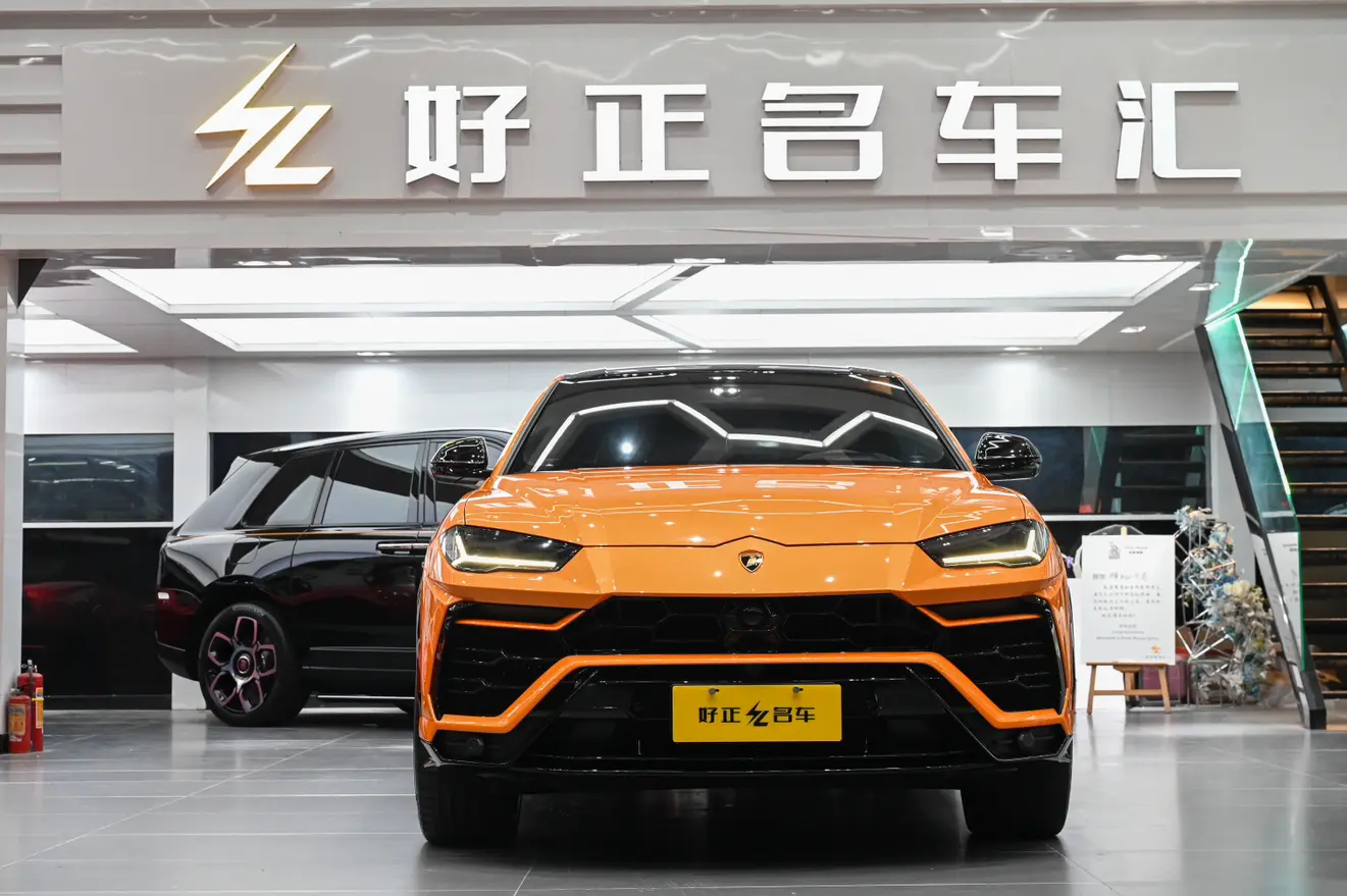 Lamborghini Urus  из Китая