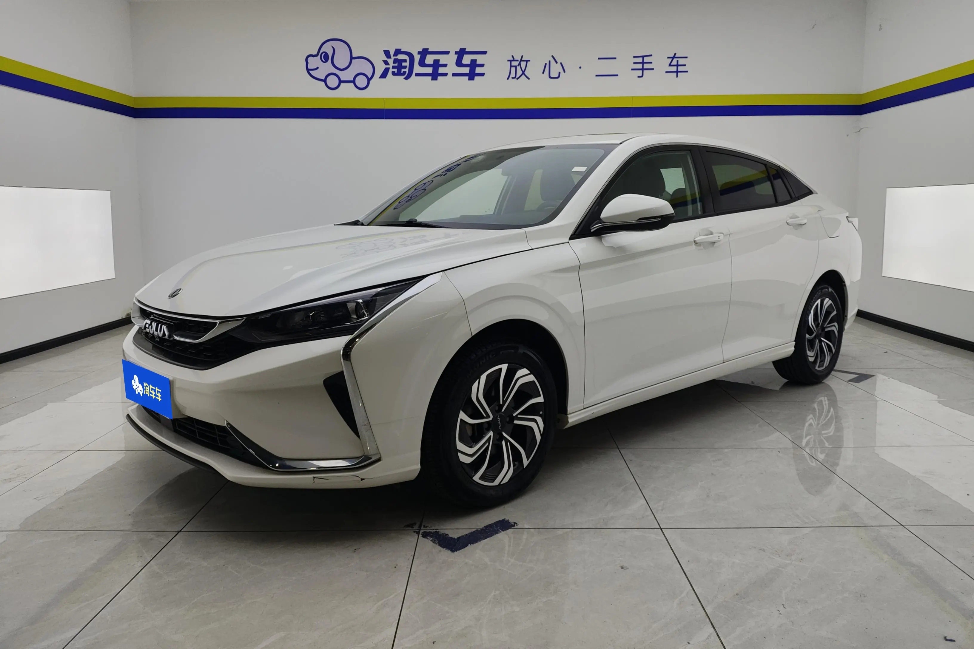 Dongfeng Yixuan  из Китая