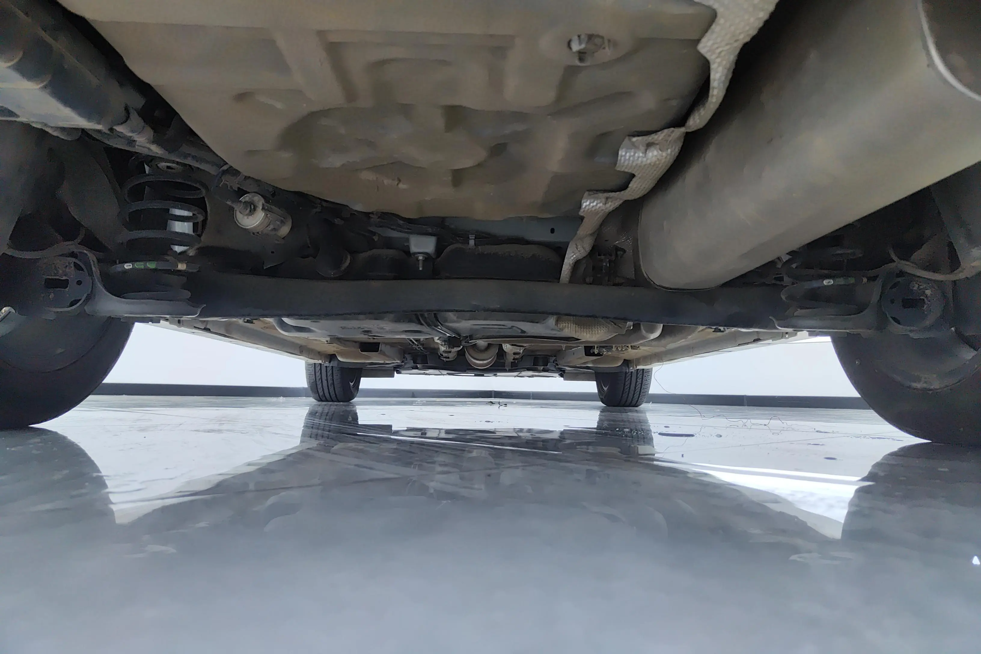 Dongfeng Yixuan  из Китая