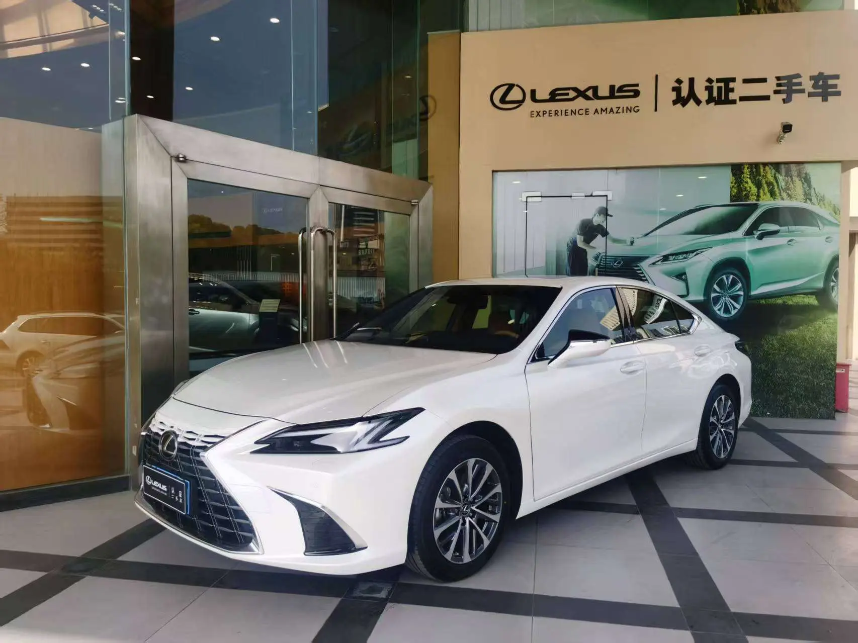 Lexus ES  из Китая