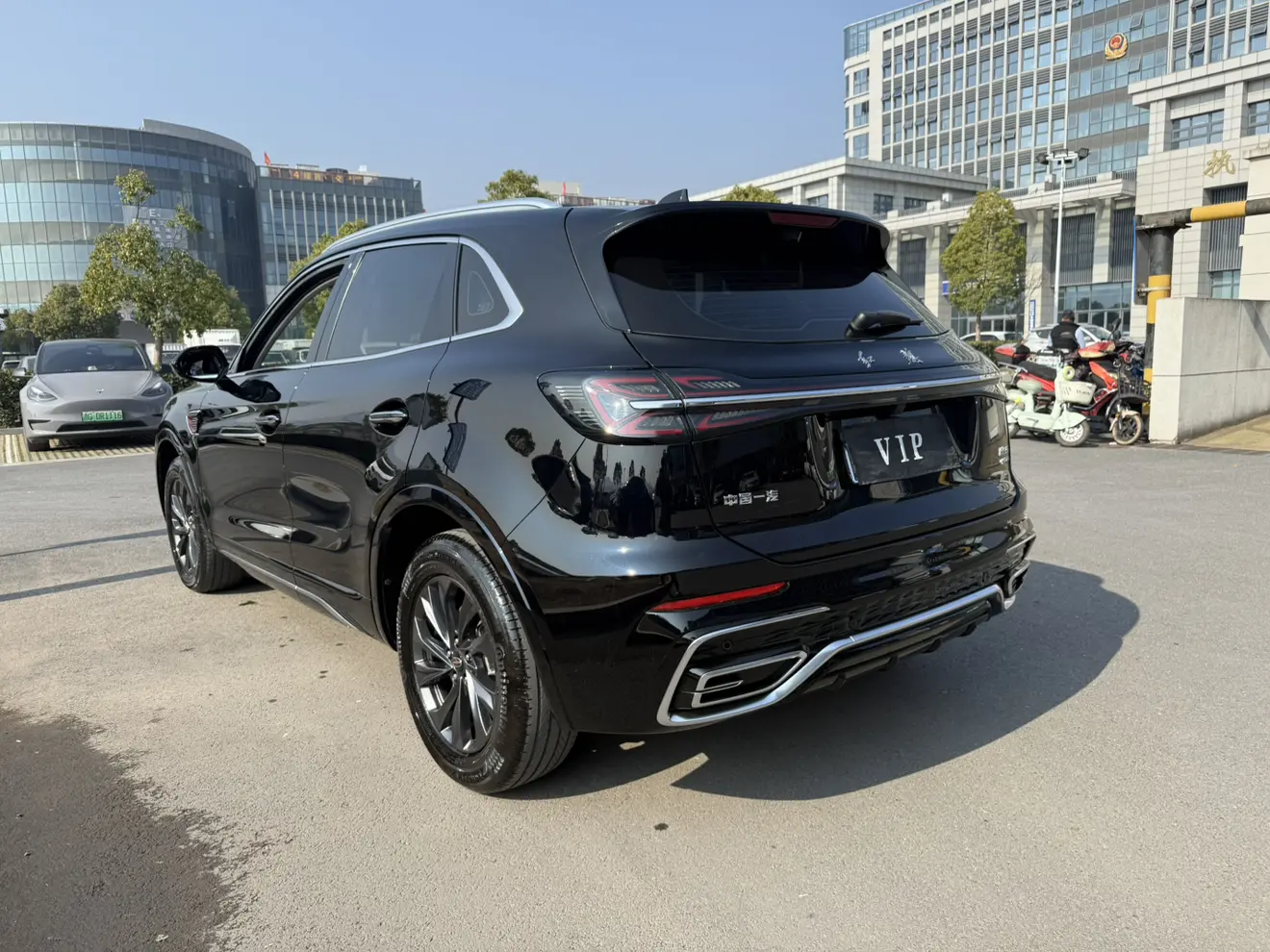 Hongqi HS5  из Китая