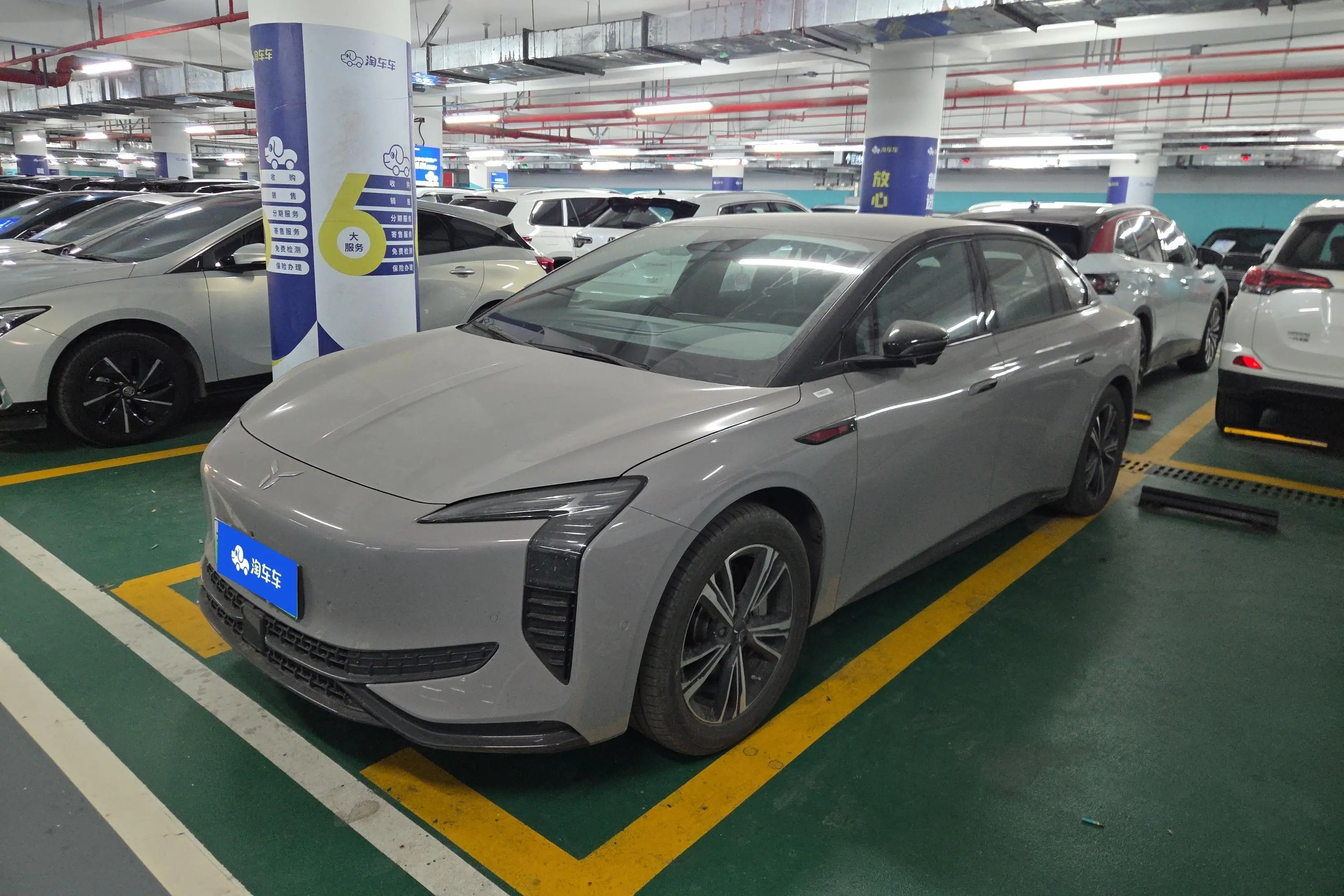 Hongqi EH7  из Китая