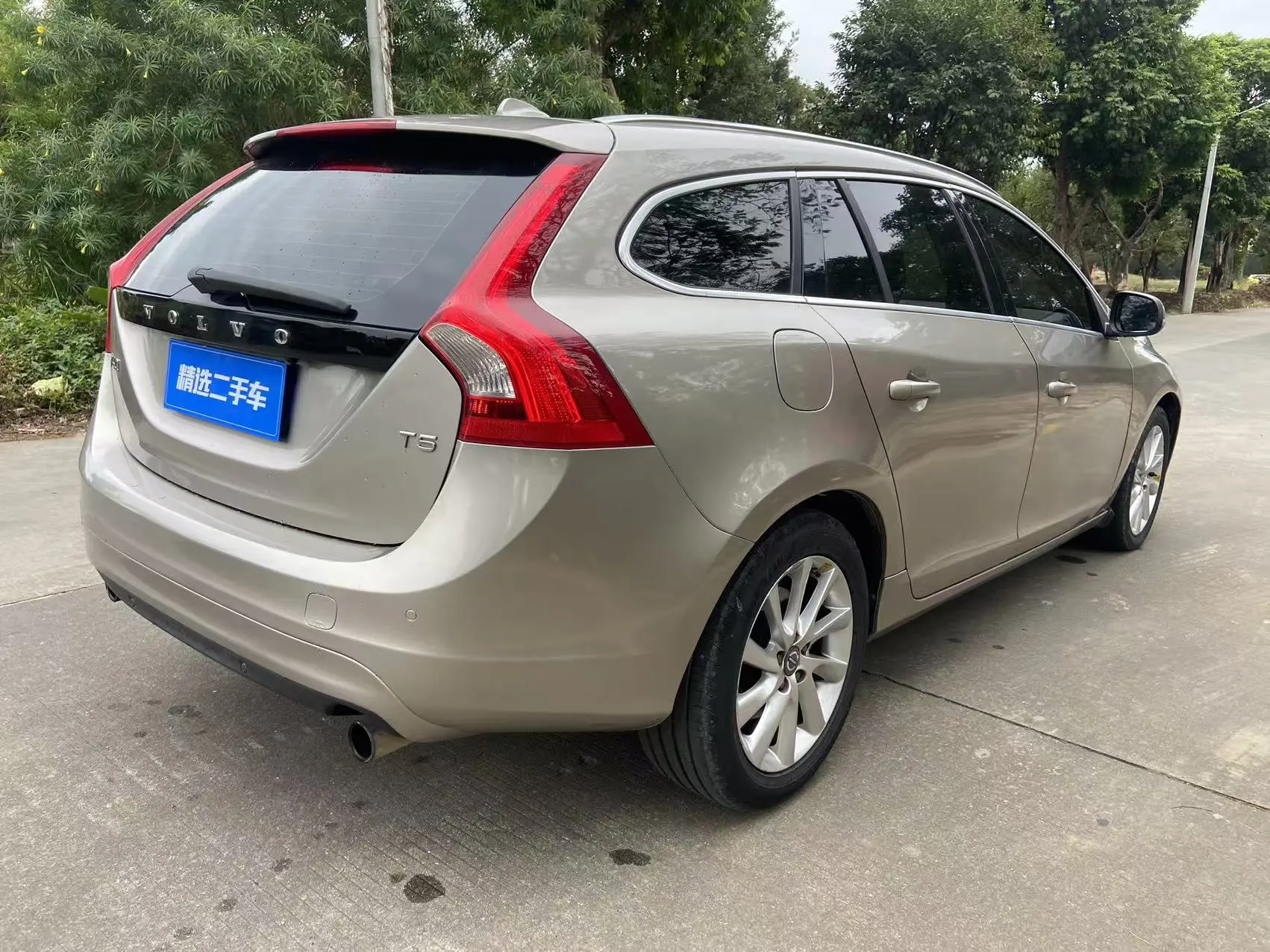 Volvo V60  из Китая